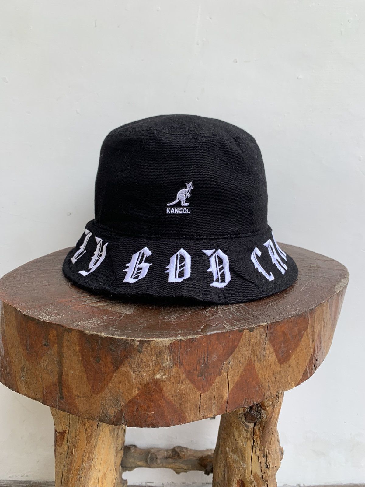 極美品 希少 限定 KANGOL x AK-69 バケットハット 刺繍 黒 L 極美品 希少 限定 KANGOL x AK-69 バケットハット 刺繍 黒 L