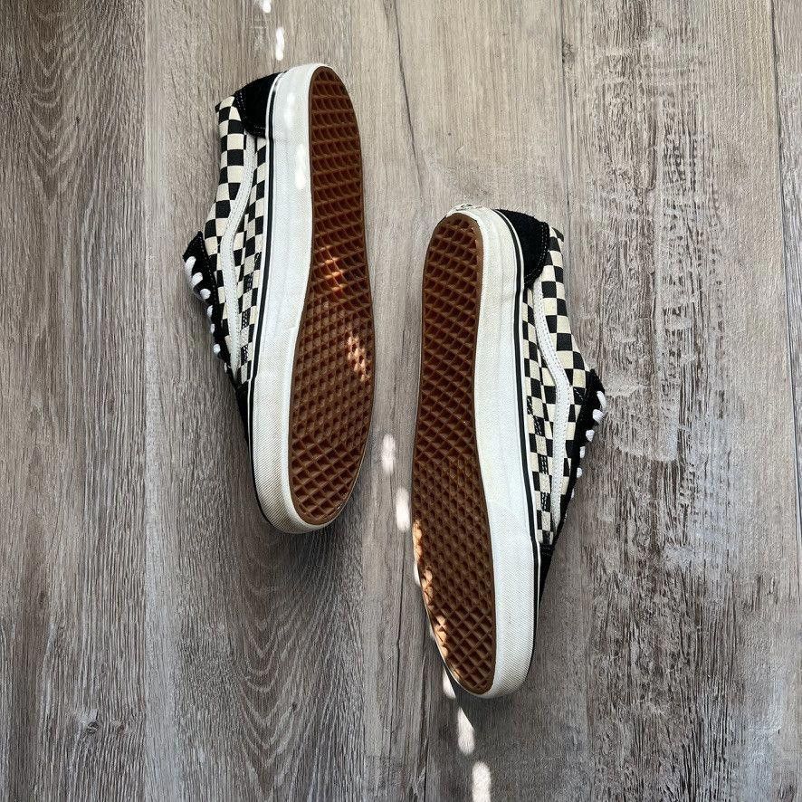 Vans VANS • Classic "Checkerboard Old Skool" (12M) Size US 12 / EU 45 - 10 Thumbnail