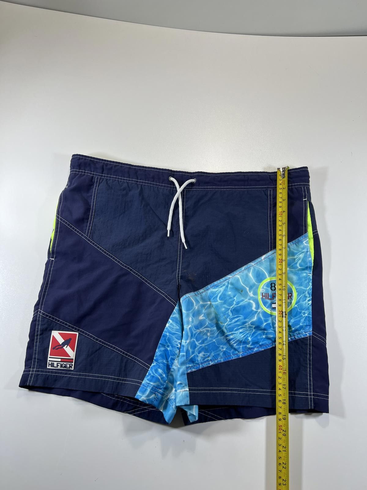 Tommy Hilfiger Tommy Hilfiger Men's Swim Shorts with Water Print Accent Size US 32 / EU 48 - 5 Thumbnail