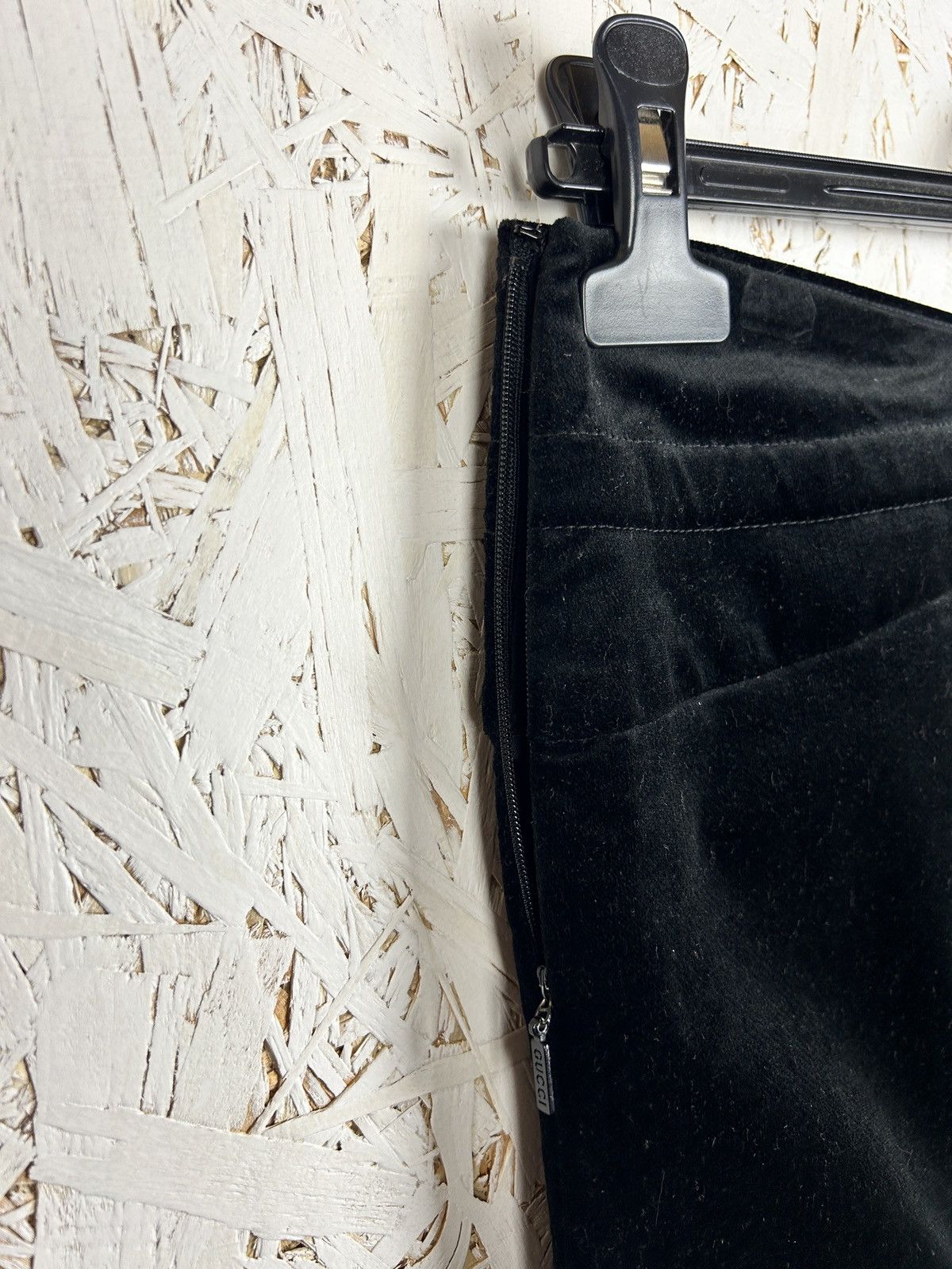 Gucci Vintage Gucci 2005 Velvet Velour Midi Pencil Skirt Black 40 Size 27" / US 4 / IT 40 - 5 Thumbnail