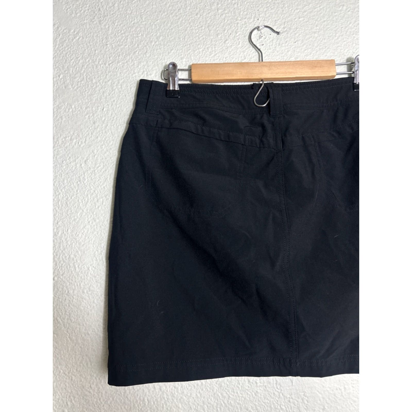 Eddie Bauer Womens Eddie Bauer Skirt Casual Skort 12 Black Polyester/Spandex Knee-Length 34X18 Pockets Stretch Logo Vintage No Mens Womens Size 34" / US 12 / IT 48 - 6 Thumbnail