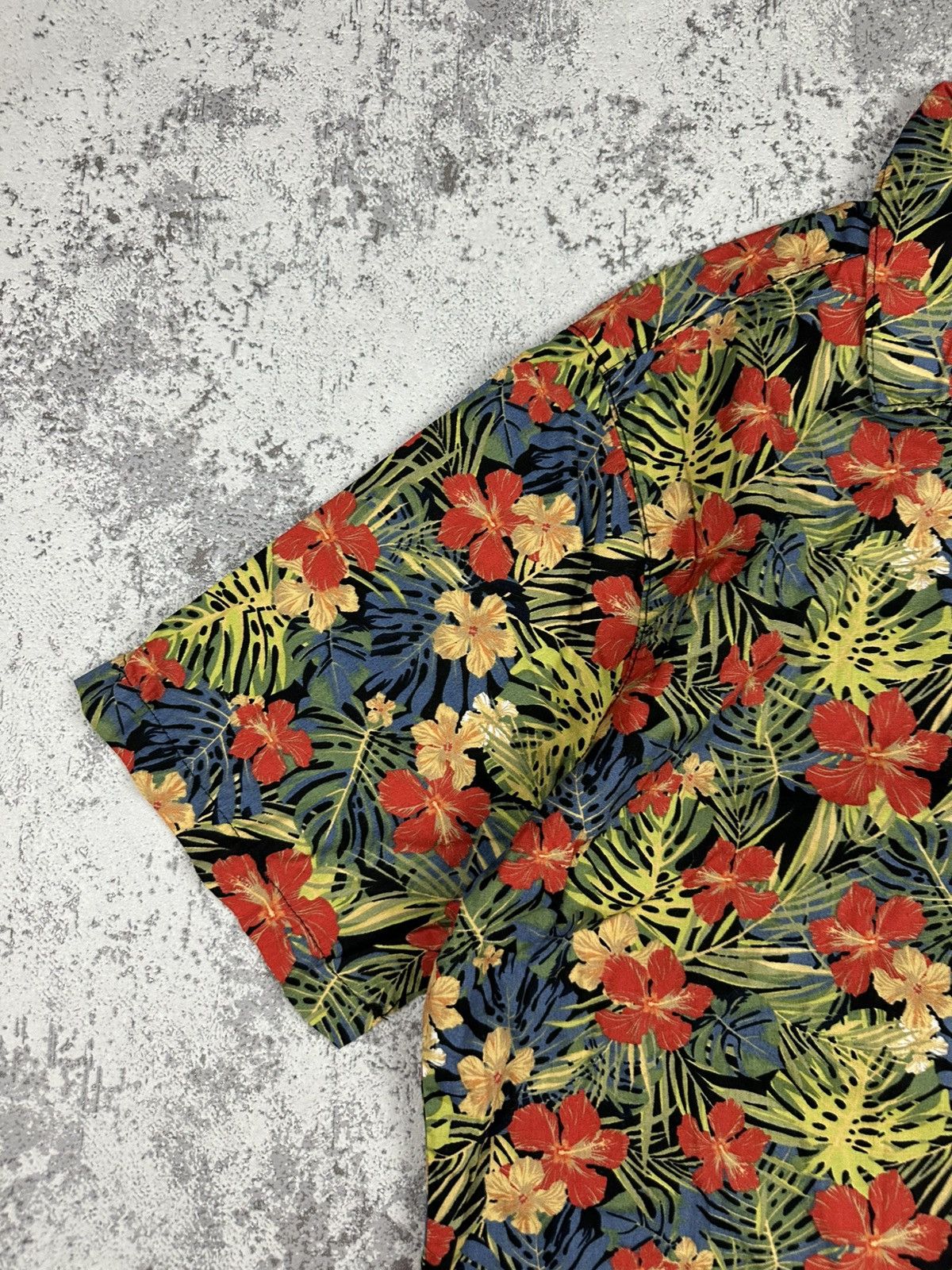 Urban Classics Floral Hawaiian Shirt Bold Tropical Print Size US L / EU 52-54 / 3 - 3 Thumbnail