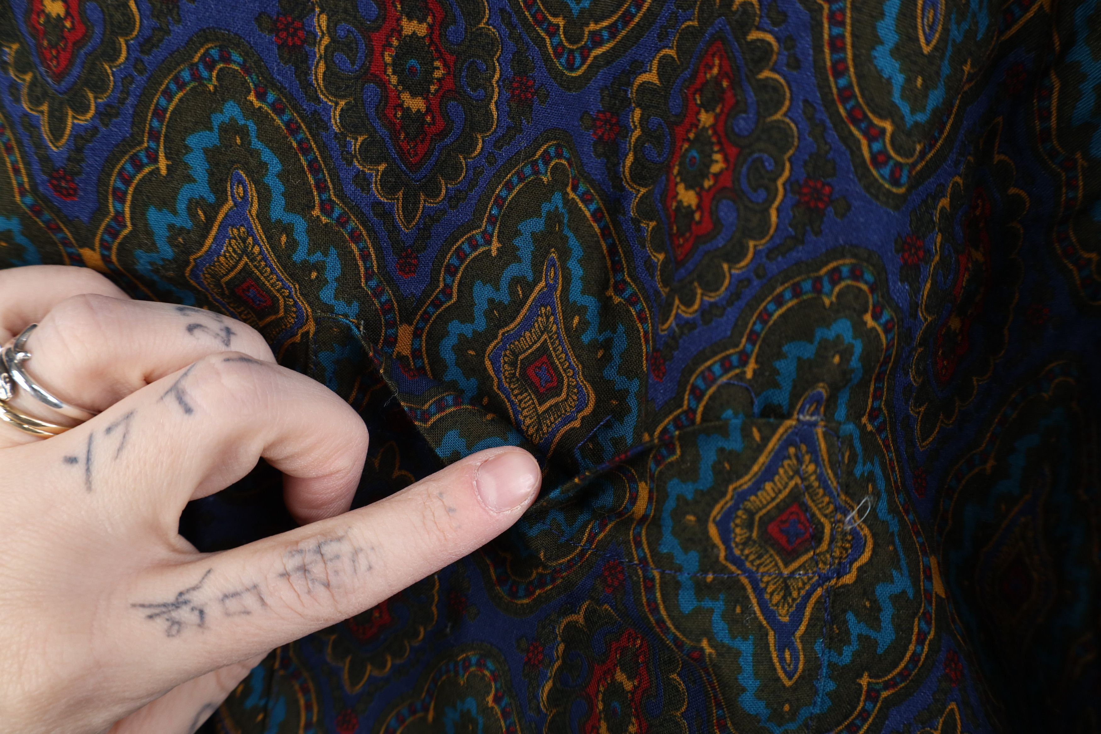Vintage Deadstock Vintage 90s Streetwear Paisley Button Down Shirt Size US L / EU 52-54 / 3 - 5 Thumbnail