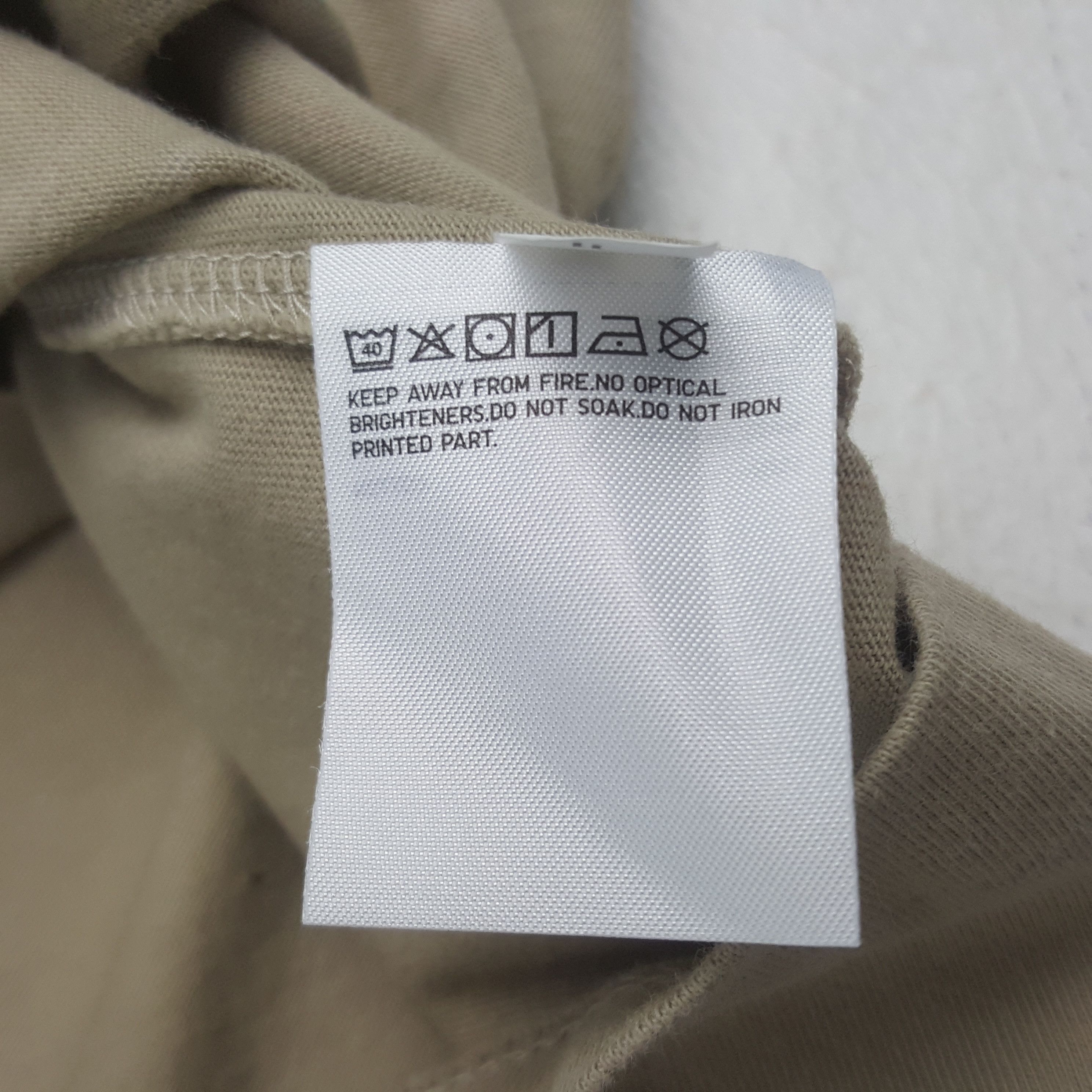 Futura × Uniqlo Vintage Uniqlo Futura Japanese Brand Tshirt RR17 Size US M / EU 48-50 / 2 - 6 Thumbnail