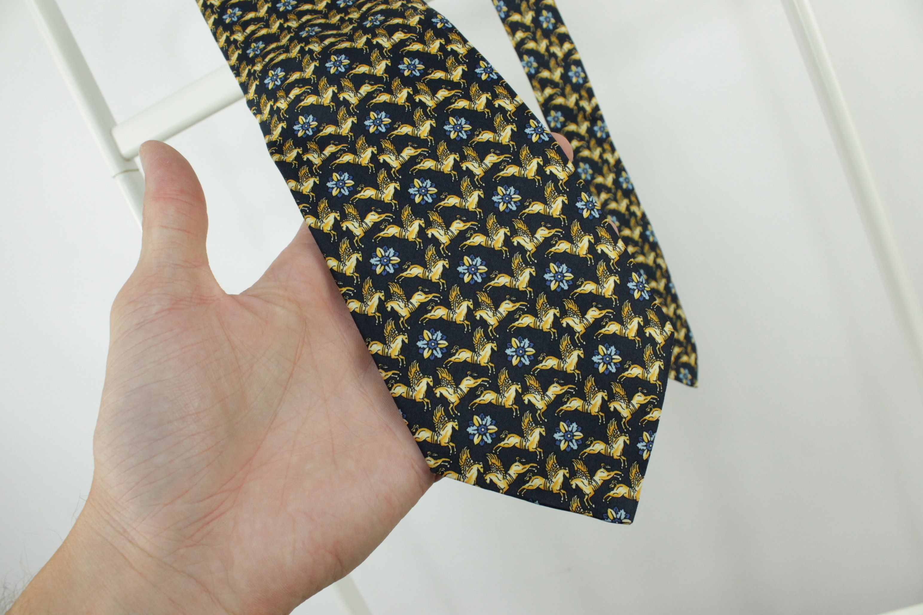 Designer × Vintage Vintage Loris Azzaro Pegasus Print Silk Tie Size ONE SIZE - 2 Thumbnail