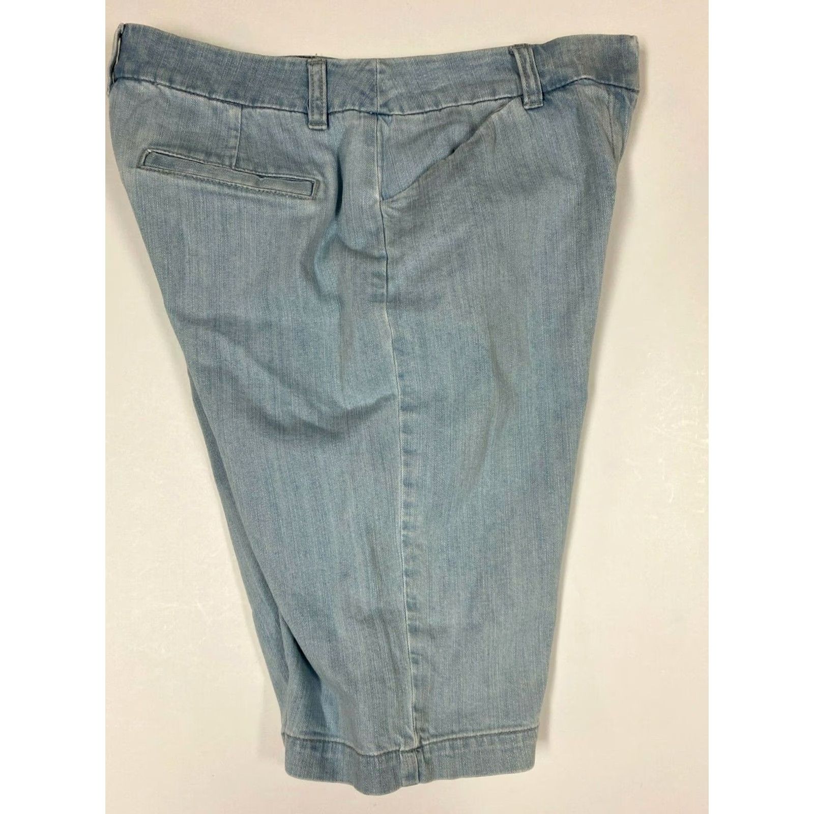 Jones New York Jones New York Bermuda Shorts 6 Women's Blue Denim Cotton Blend Spandex Stretch Zipper Inseam 12 Casual Regular Vintage: No Size 28" / US 6 / IT 42 - 6 Thumbnail