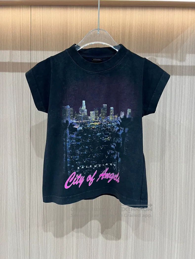 Balenciaga Balenciaga Los Angeles Night Scene Short Sleeve Knit T-Shi Size XS / US 0-2 / IT 36-38 - 1 Thumbnail