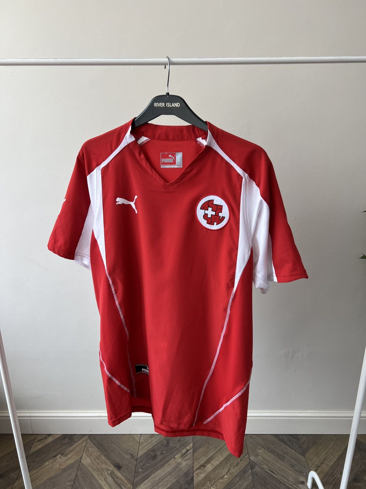 Puma × Vintage Vintage Switzerland Puma 2004 Vintage Home Football Jersey Size US L / EU 52-54 / 3 - 1 Thumbnail