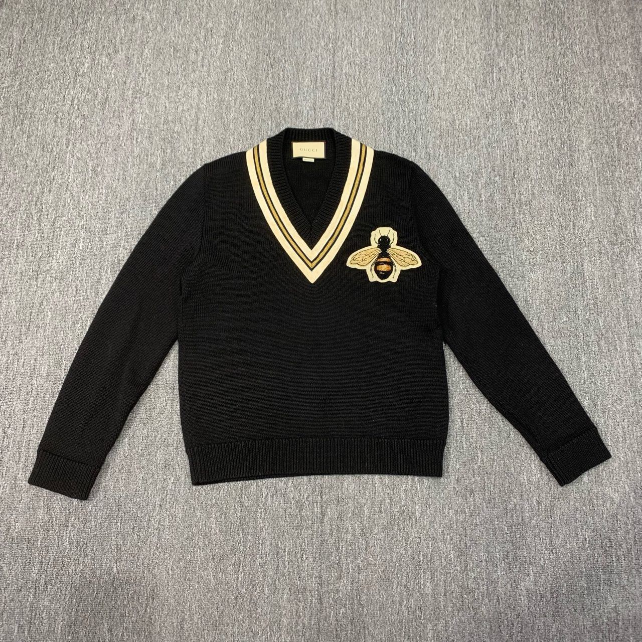 Gucci Gucci little bee V-neck sweater 2501-Nextarrow Size US S / EU 44-46 / 1 - 1 Thumbnail