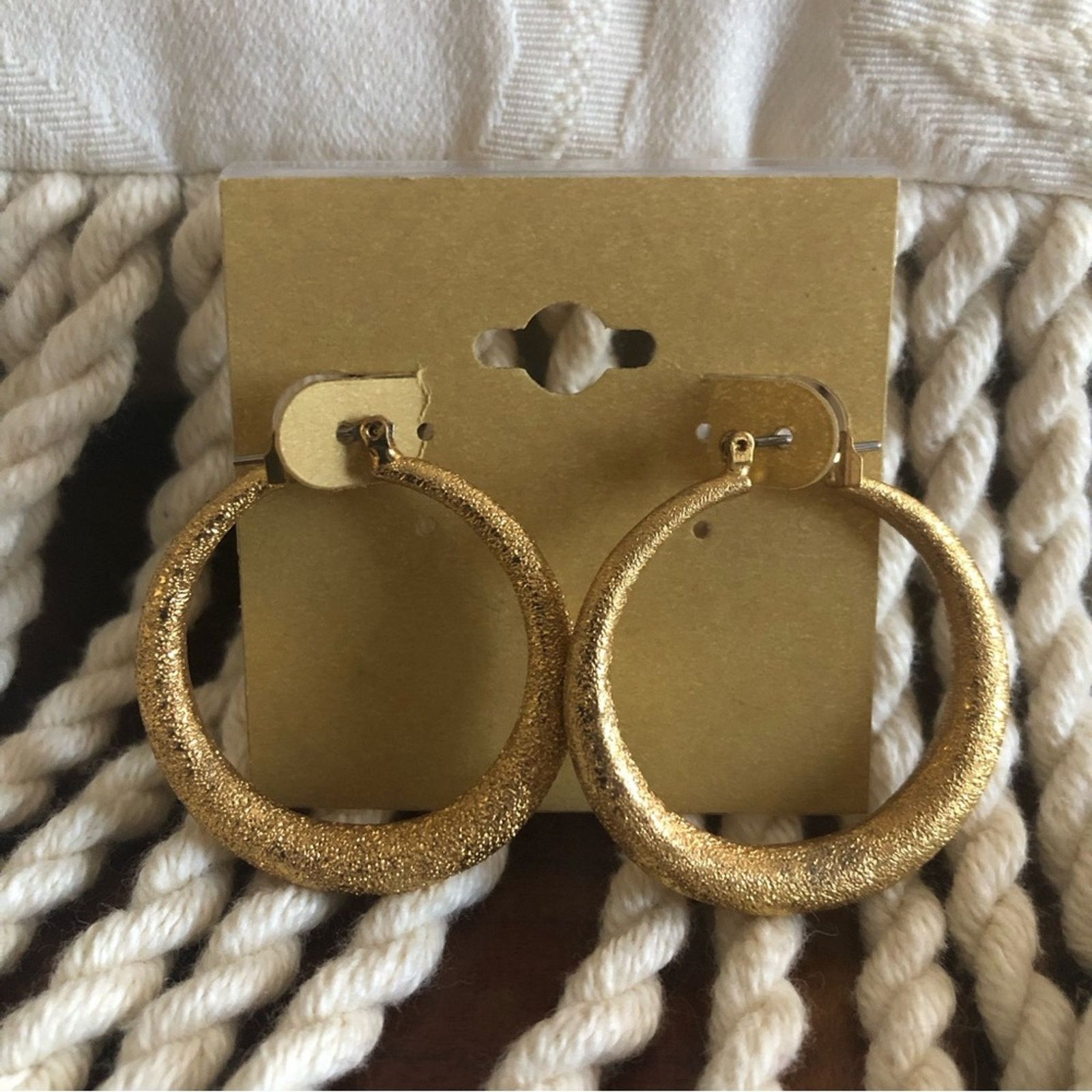 Vintage Vintage textured finish gold hoop pierced earrings Size ONE SIZE - 1 Thumbnail