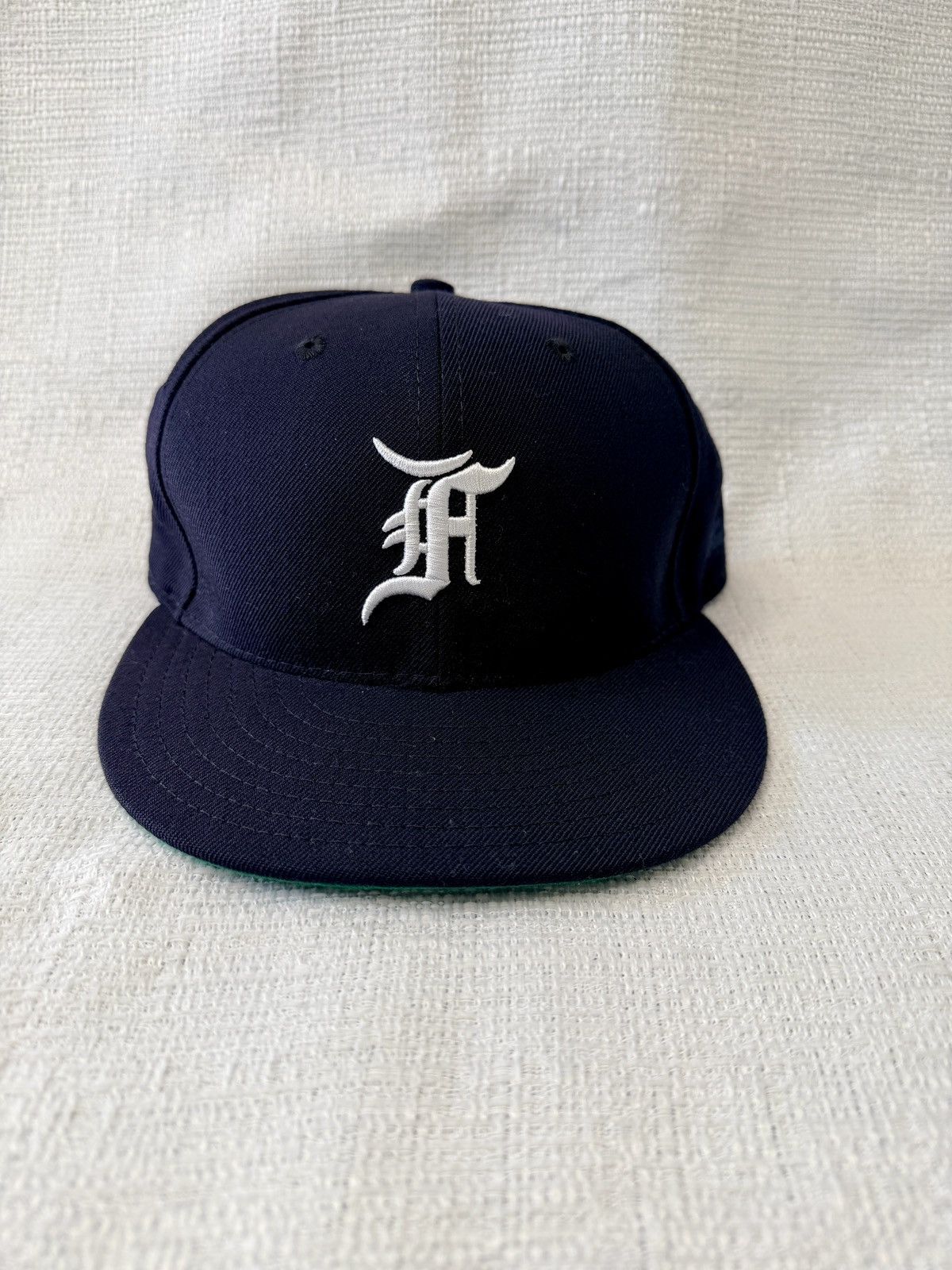 7 3/8 FOG ESSENTIALS NEW ERA ネイビー 楽天市場】FOG - FEAR OF GOD