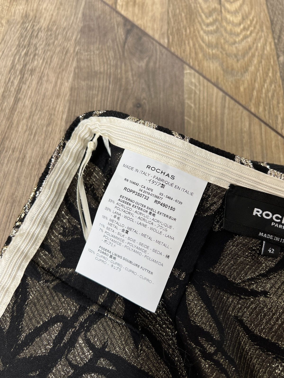 Designer × Rochas × Vintage Vintage Rochas Floral Embroidered Pencil Skirt – Black &Gold Size 28" / US 6 / IT 42 - 12 Thumbnail