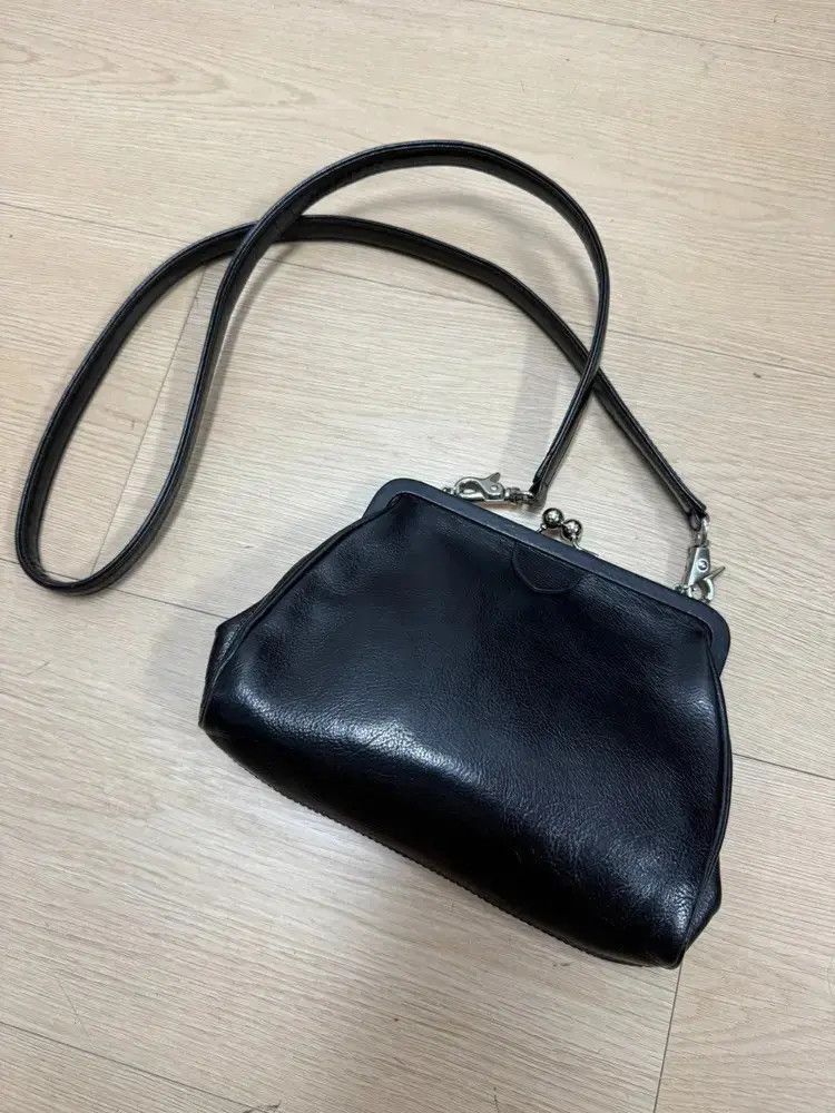 Yohji Yamamoto Yohji Yamamoto Y's metal buckle pouch bag Size ONE SIZE - 1 Thumbnail