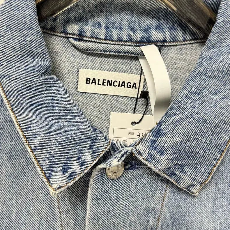 Balenciaga Balenciaga Back Diamond Letter Logo Denim Jacket Size XXS / US 00 / IT 34 - 2 Thumbnail