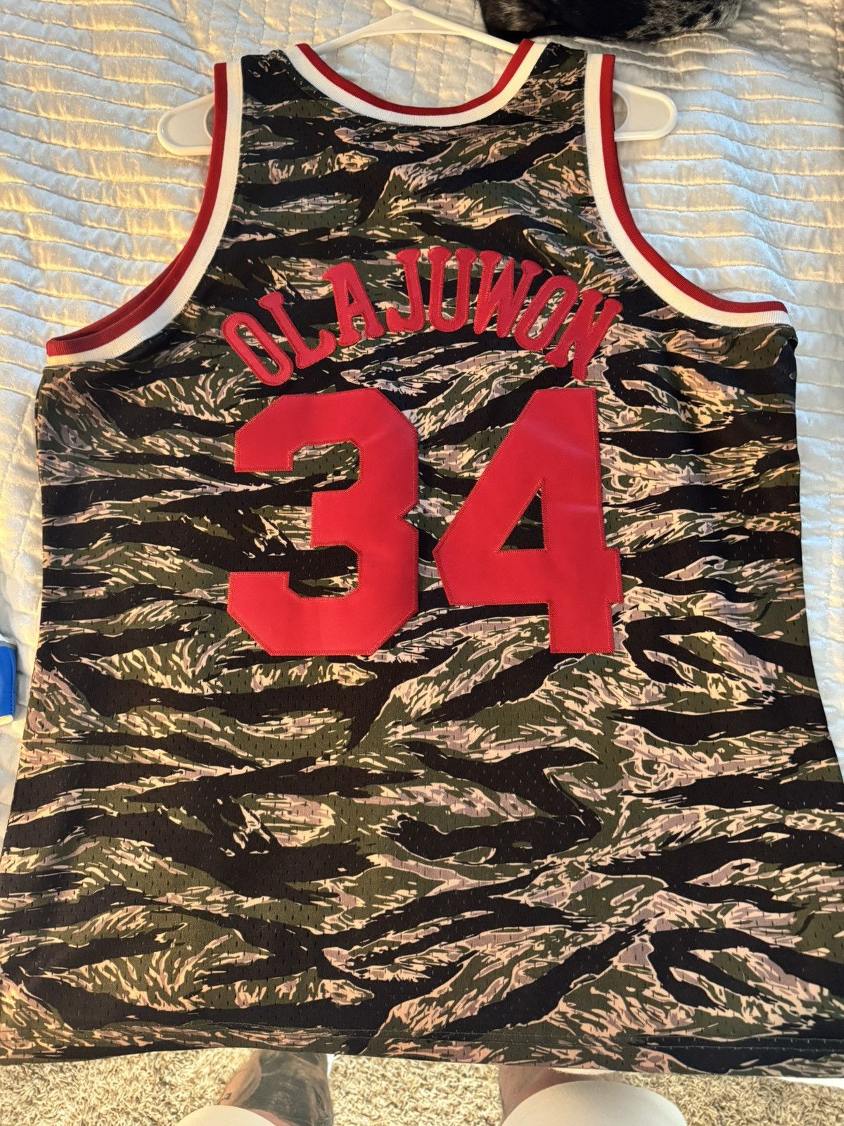 Mitchell & Ness Hakeem Olajuwon Camo 93-94 Mitchell & Ness sz L Size US L / EU 52-54 / 3 - 3 Thumbnail