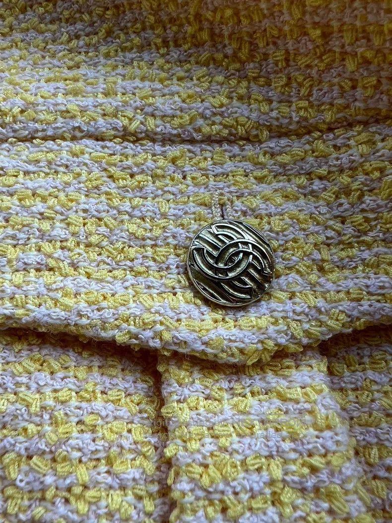 Chanel Chanel Chick yellow coat Size XS / US 0-2 / IT 36-38 - 4 Thumbnail