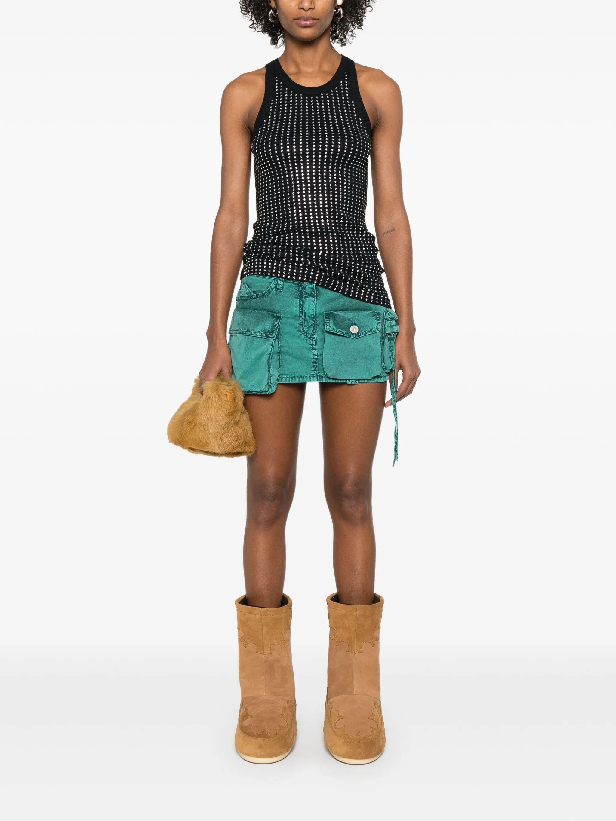 o1s22i1n0325 Tank Top in Black