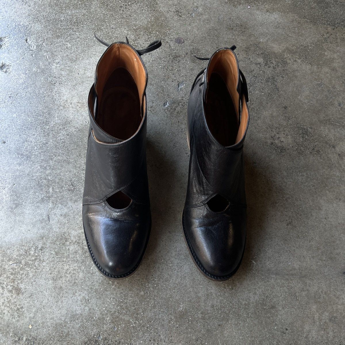 Dries Van Noten Dries Van Noten Back Tie Ankle Boots Size US 7.5 / IT 37.5 - 7 Thumbnail