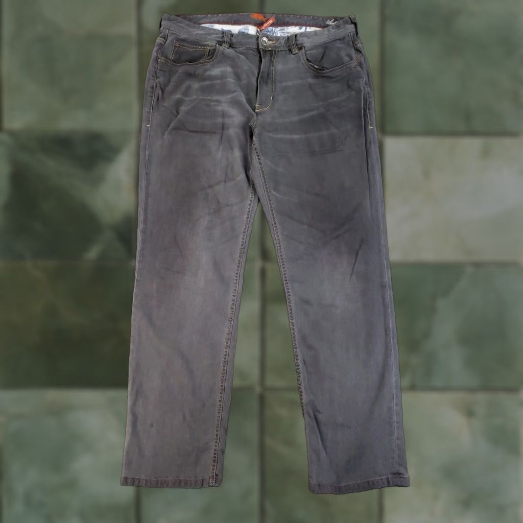 Tommy Bahama VINTAGE? No. Tommy Bahama Sand Drifter Jeans Mens 38x32 Gray Distressed Straight Pants Size US 38 / EU 54 - 1 Thumbnail