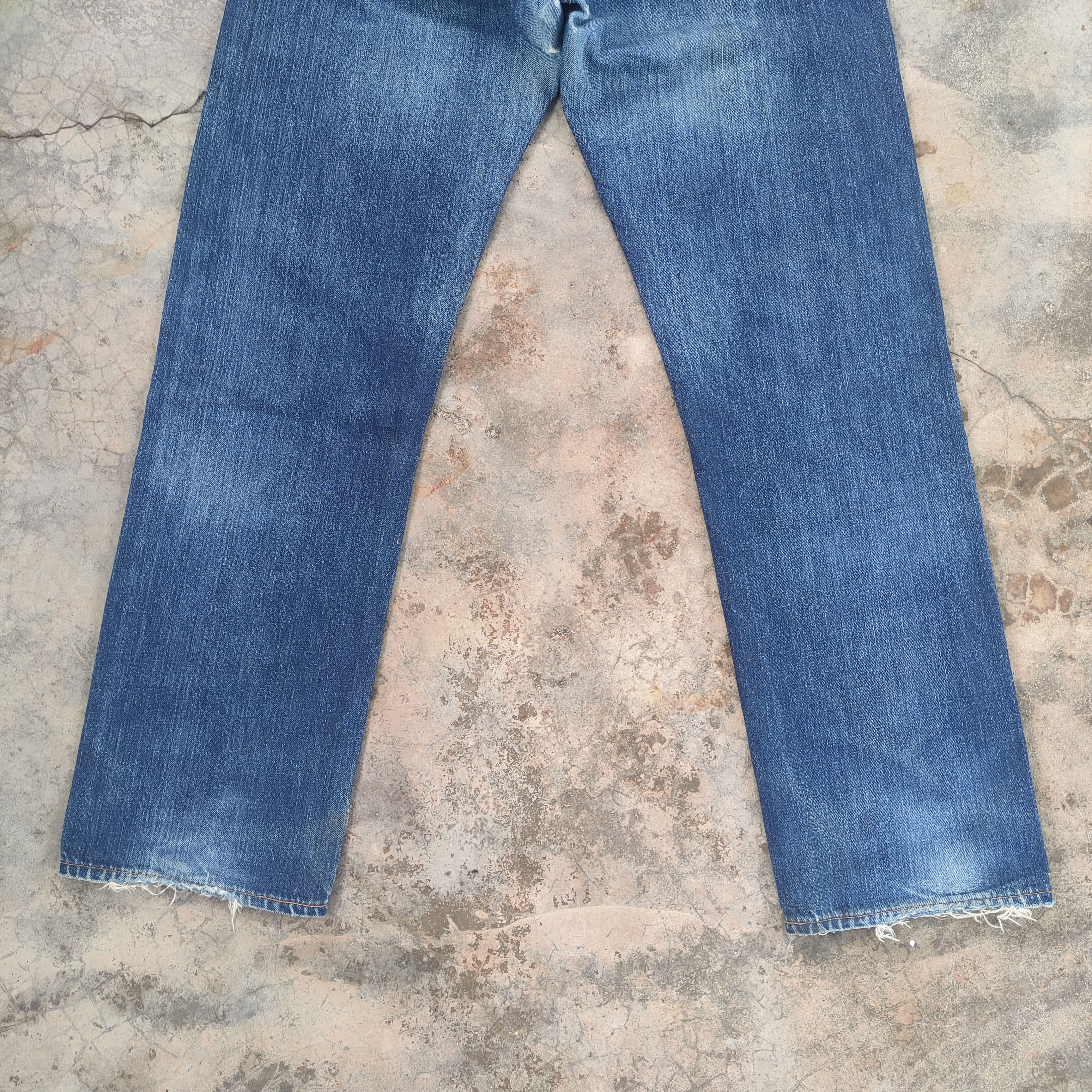 Levi's Vintage Clothing W30 VINTAGE 98' LEVI'S BIG E FADED REDLINE RIPPED JEANS PANT Size US 30 / EU 46 - 11 Thumbnail