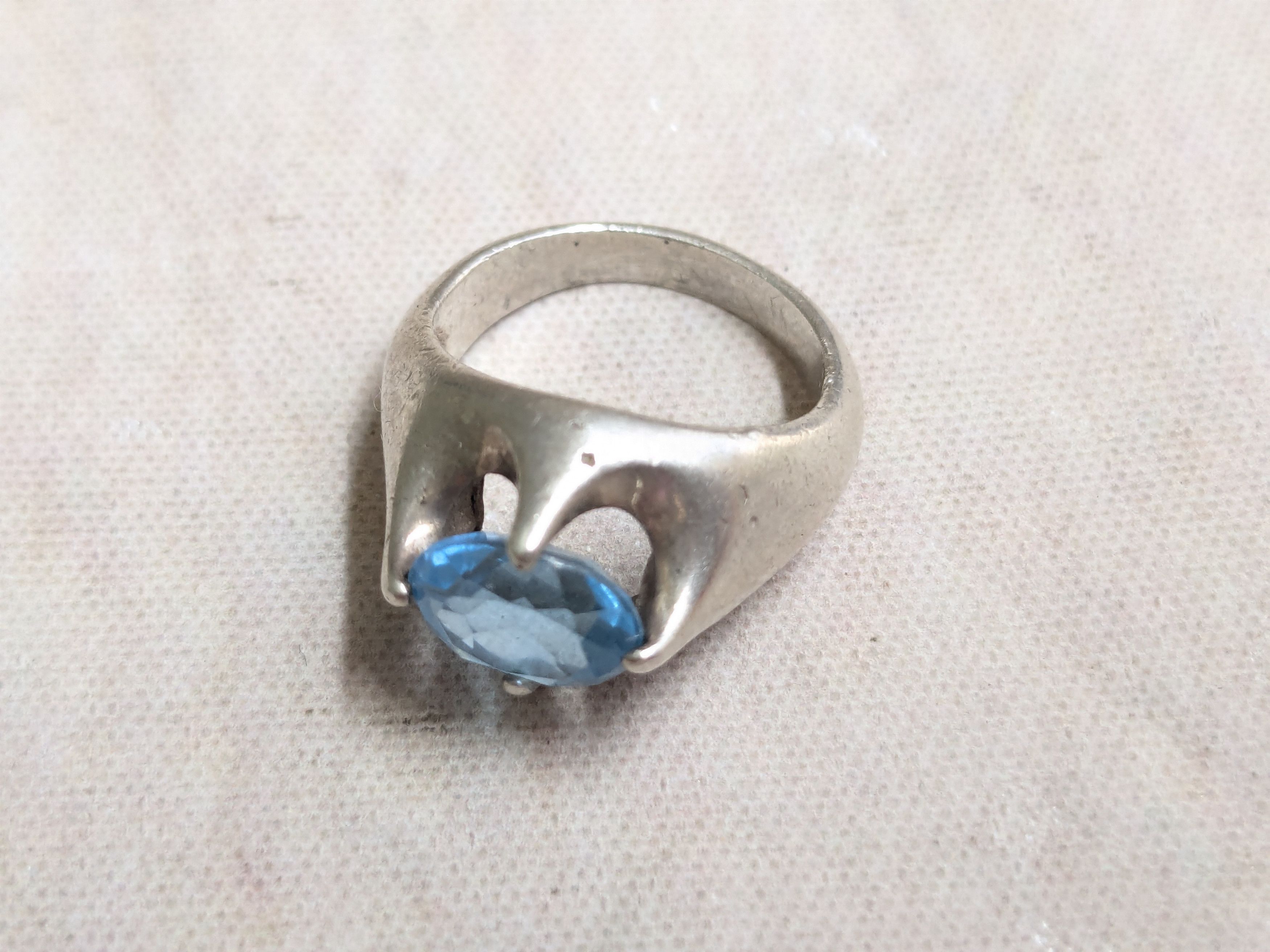 Jewelry Vintage Sterling Silver Ring Blue Topaz Oval Pinky 5 Size ONE SIZE - 8 Thumbnail