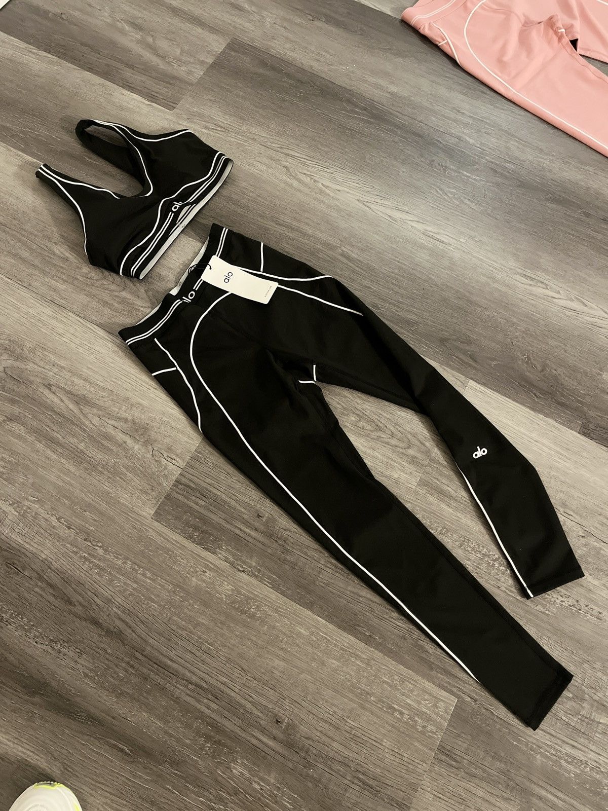 Alo ALO SET Size S / US 4 / IT 40 - 1 Preview
