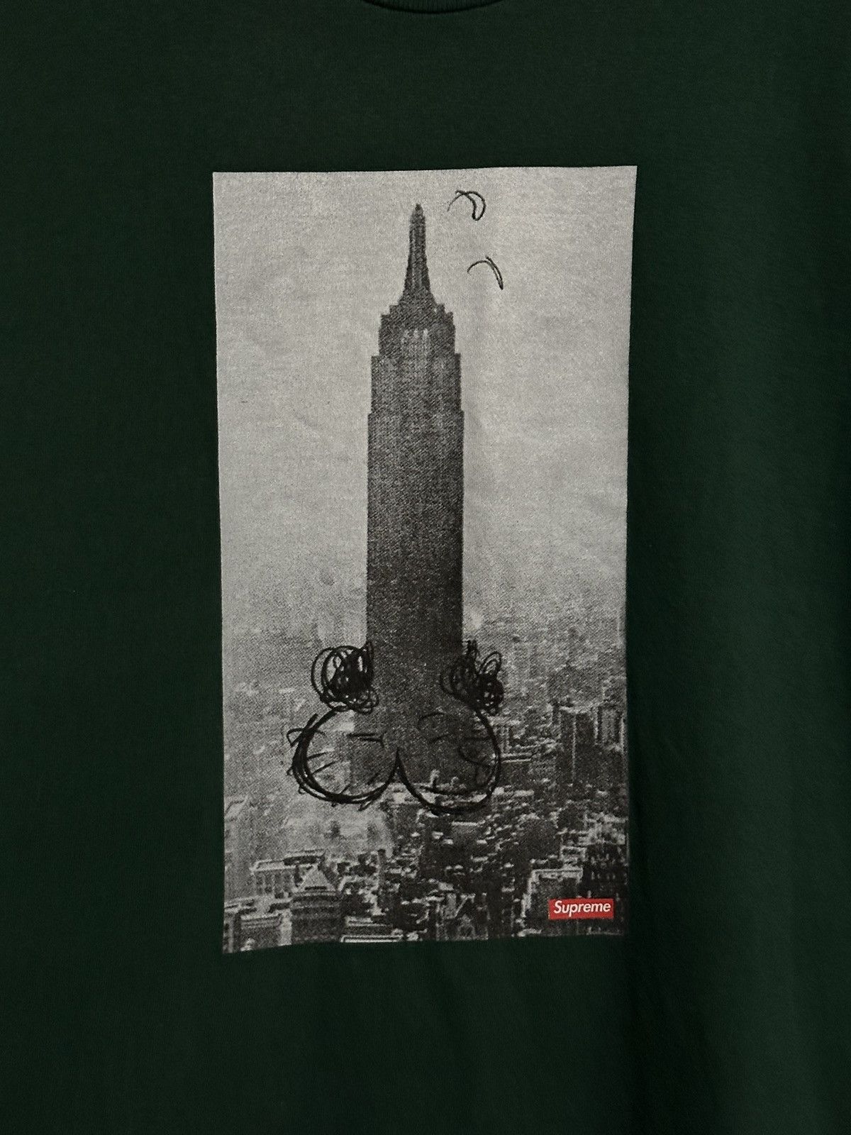 Supreme Supreme Mike Kelley The Empire State Building Tee Size US M / EU 48-50 / 2 - 2 Thumbnail