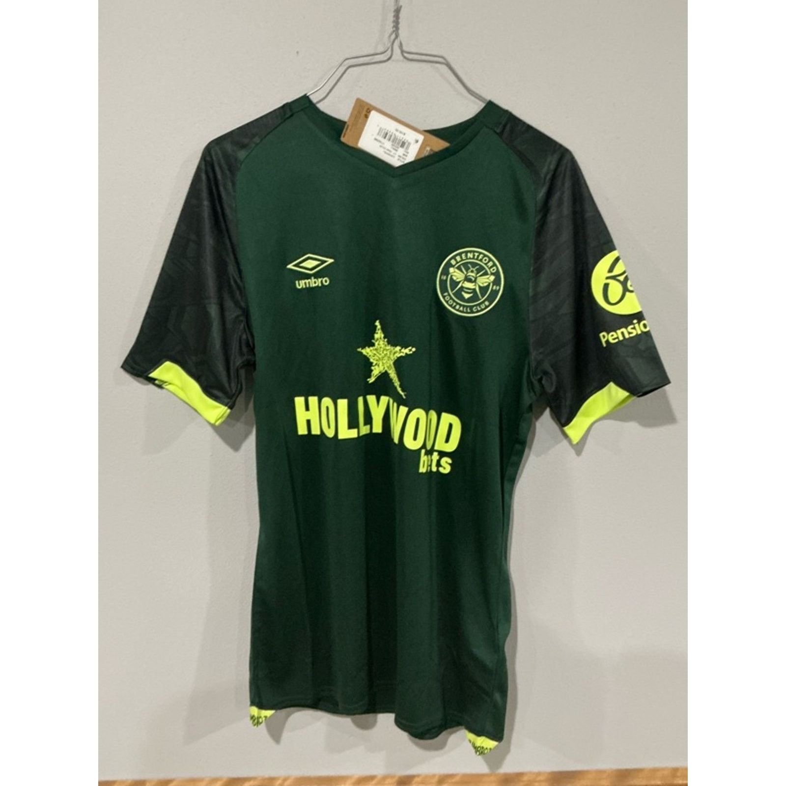 Umbro Umbro Brentford FC Third Kit Replica Jersey Black/Green Sz S Size US S / EU 44-46 / 1 - 1 Thumbnail