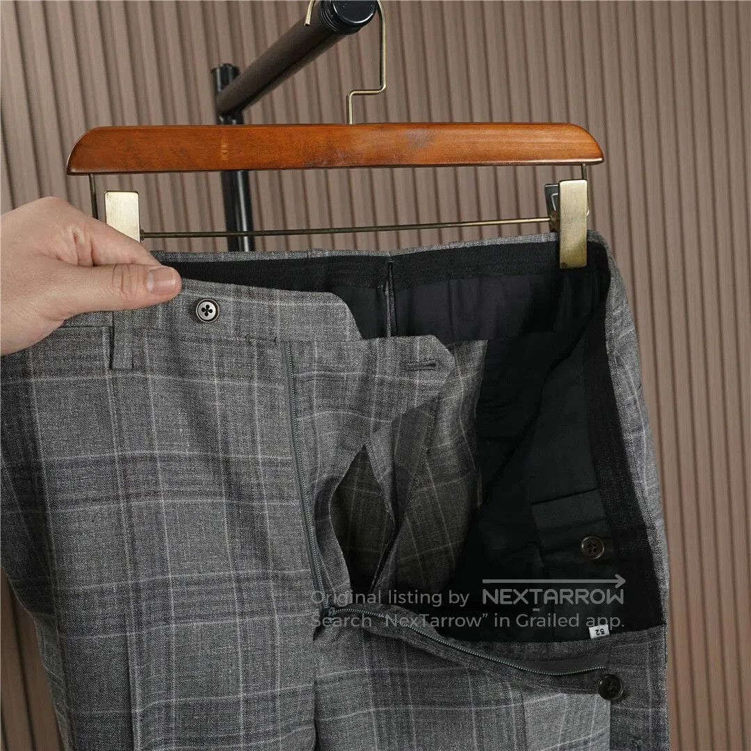 Kiton Classic Gray Plaid Suit Jacket. Size US L / EU 52-54 / 3 - 6 Thumbnail