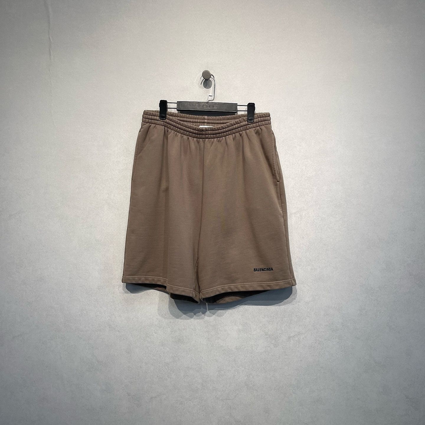 Balenciaga Balenciaga Logo Sweat Shorts Size S Size US 30 / EU 46 - 1 Thumbnail