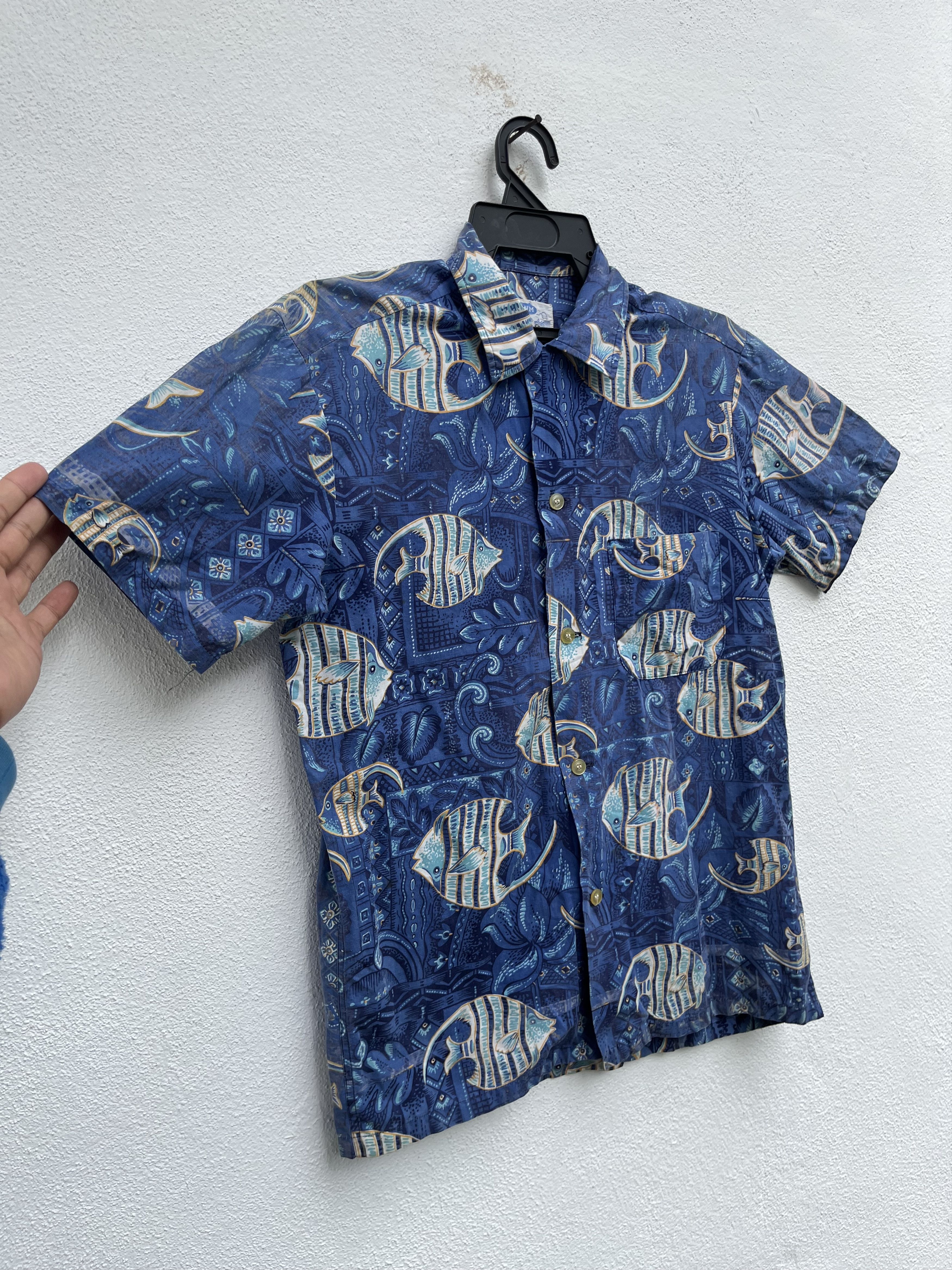 Vintage 80s Roebuck Hawaiian Fish Shirt