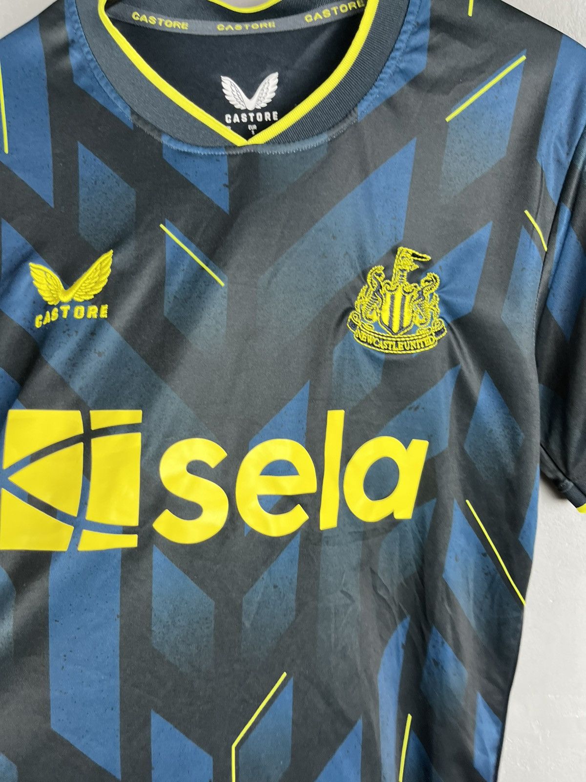 Castore Mens Vintage Castore Newcastle United T-shirt soccer jersey Size US S / EU 44-46 / 1 - 4 Thumbnail