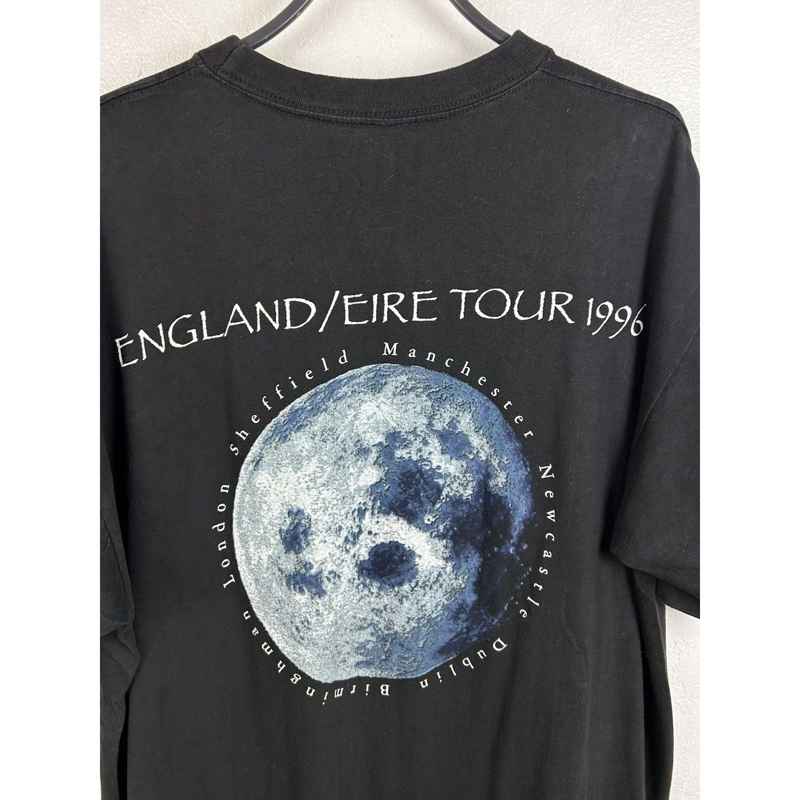 Band Tees 90s Vintage Neil Diamond England Eire 1996 Tour T-Shirt Size US XL / EU 56 / 4 - 6 Thumbnail