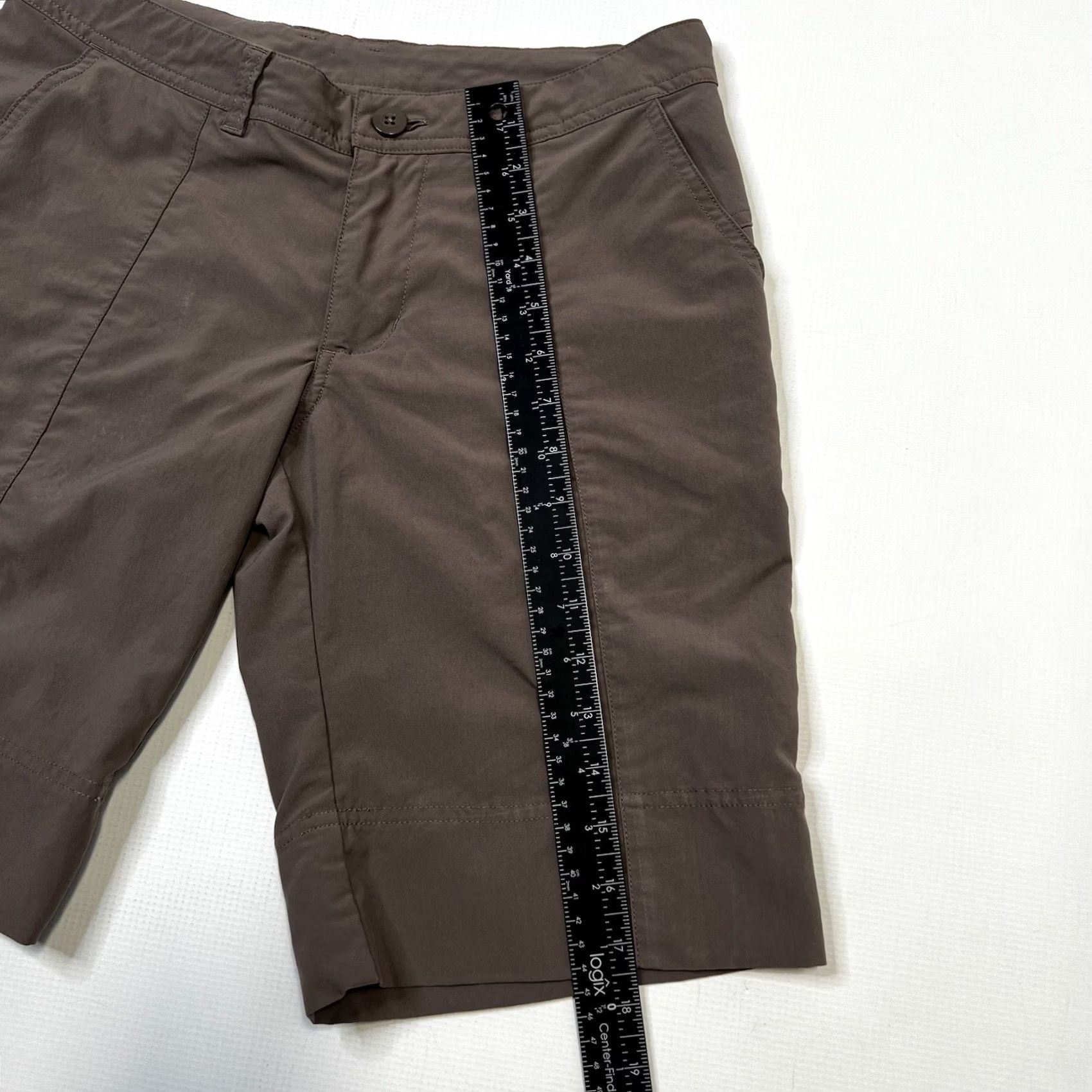 Patagonia Patagonia Bermuda Shorts Greenish Brown Women’s Sz 4 Lightweight Nylon Polyester Pockets Logo Activewear Casual Outdoor Size 27" / US 4 / IT 40 - 3 Thumbnail