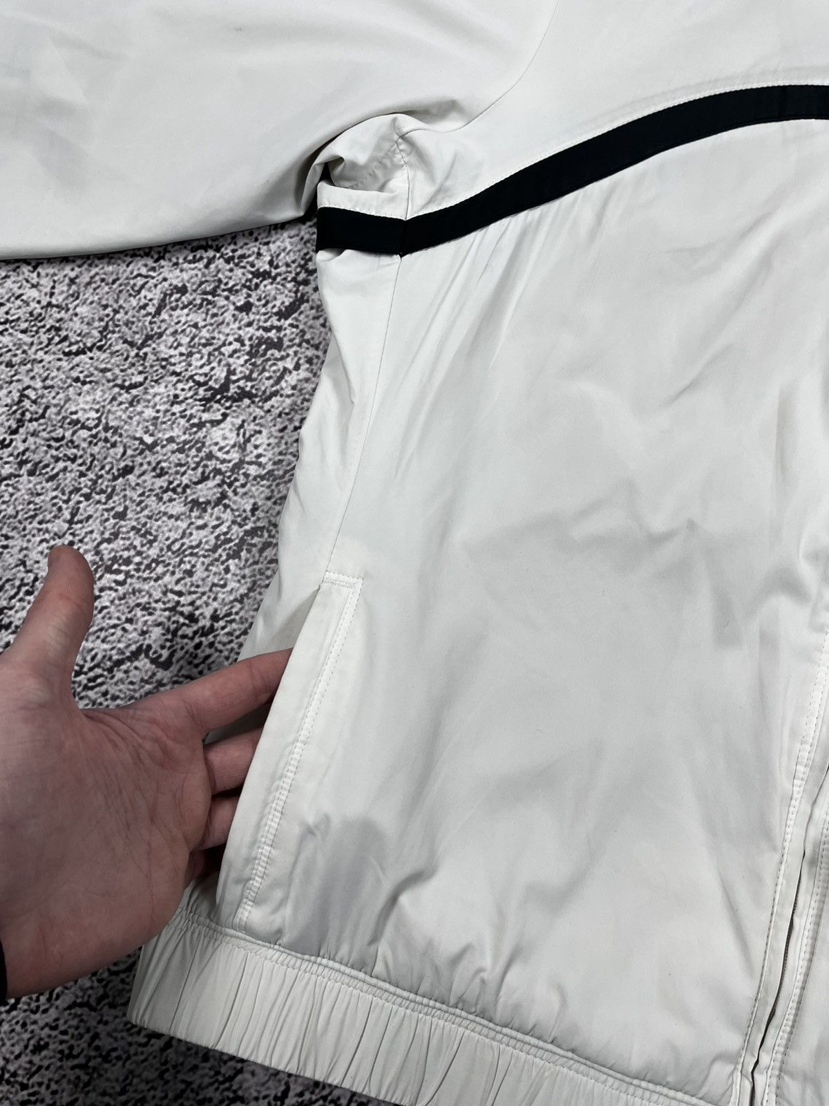 Vintage Vintage Y2K Nike small swoosh track jacket windbreaker L Size L / US 10 / IT 46 - 3 Thumbnail