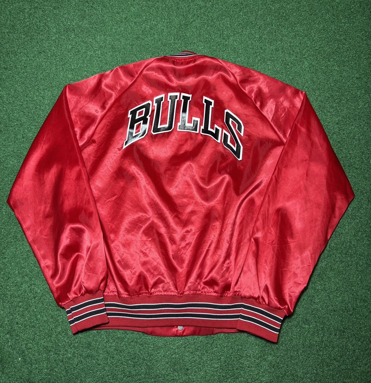 Chalk Line Vintage 90s Chicago Bulls Chalk Line Spellout Large Jacket Size US L / EU 52-54 / 3 - 1 Thumbnail