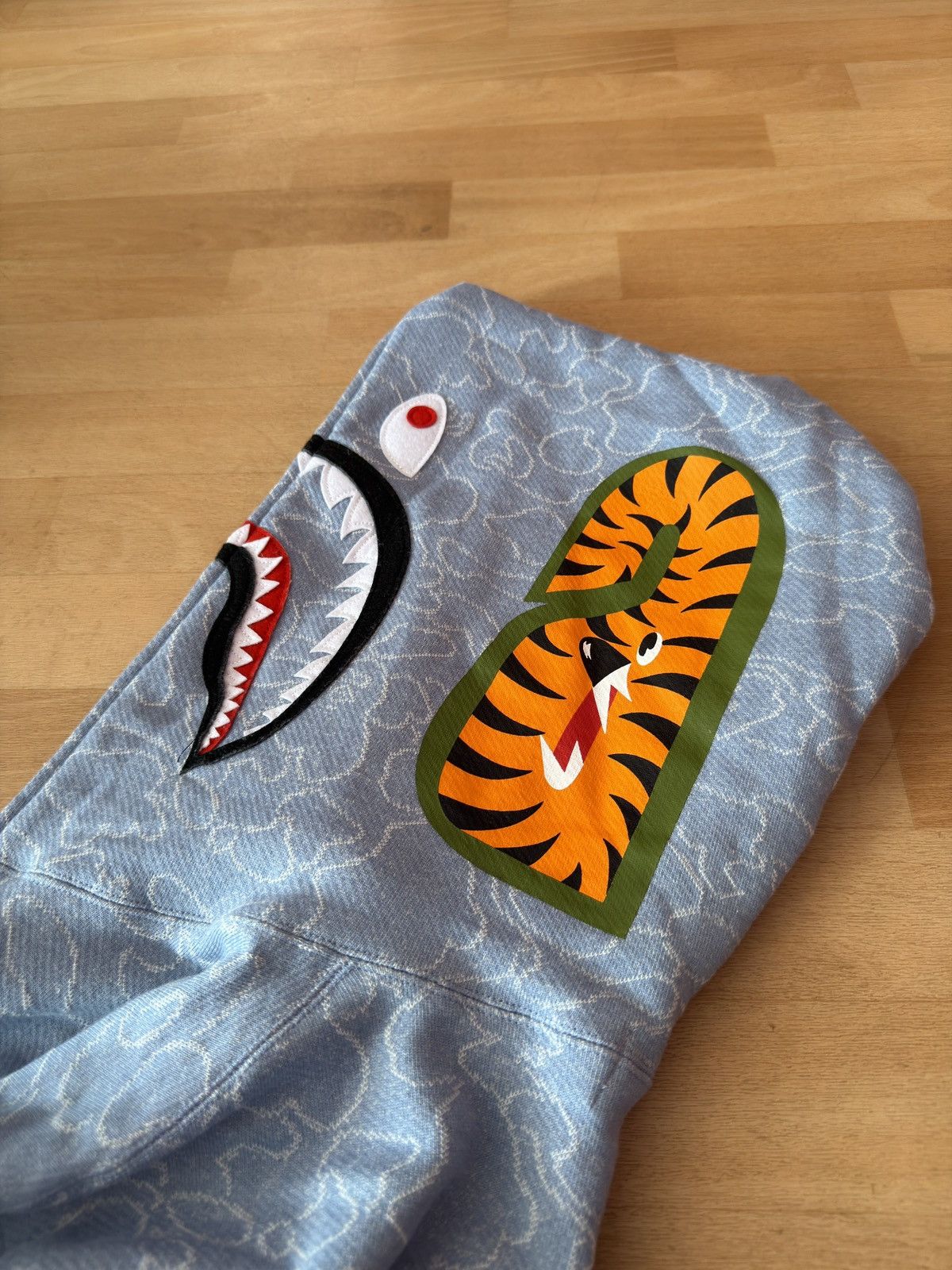 Bape × October's Very Own Bape Neon 1st Camo Shark Full-Zip Hoodie Size US L / EU 52-54 / 3 - 4 Thumbnail