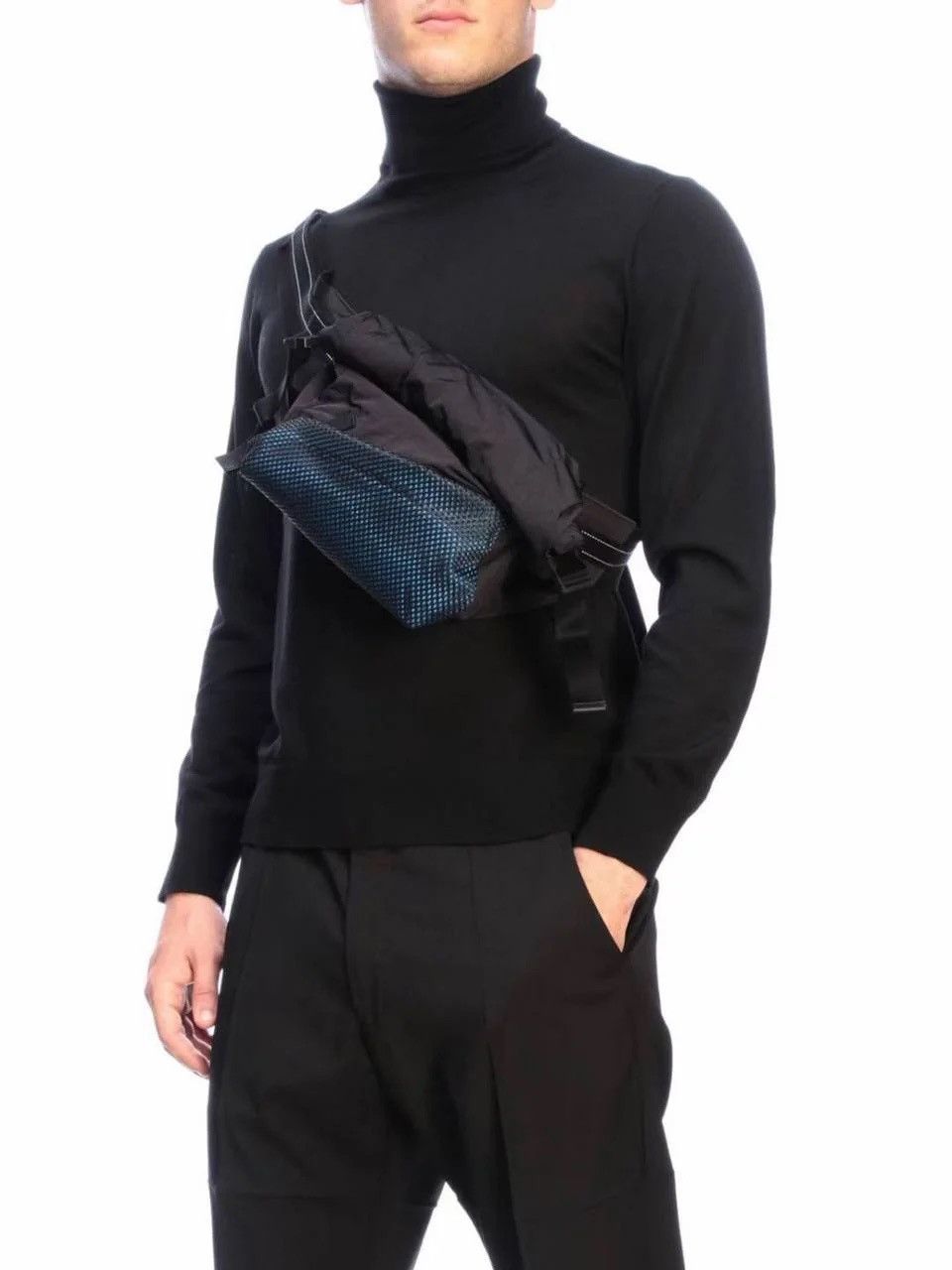 Bottega Veneta Bottega Veneta Black/ Blue Nylon Belt Bag Size ONE SIZE - 18 Thumbnail