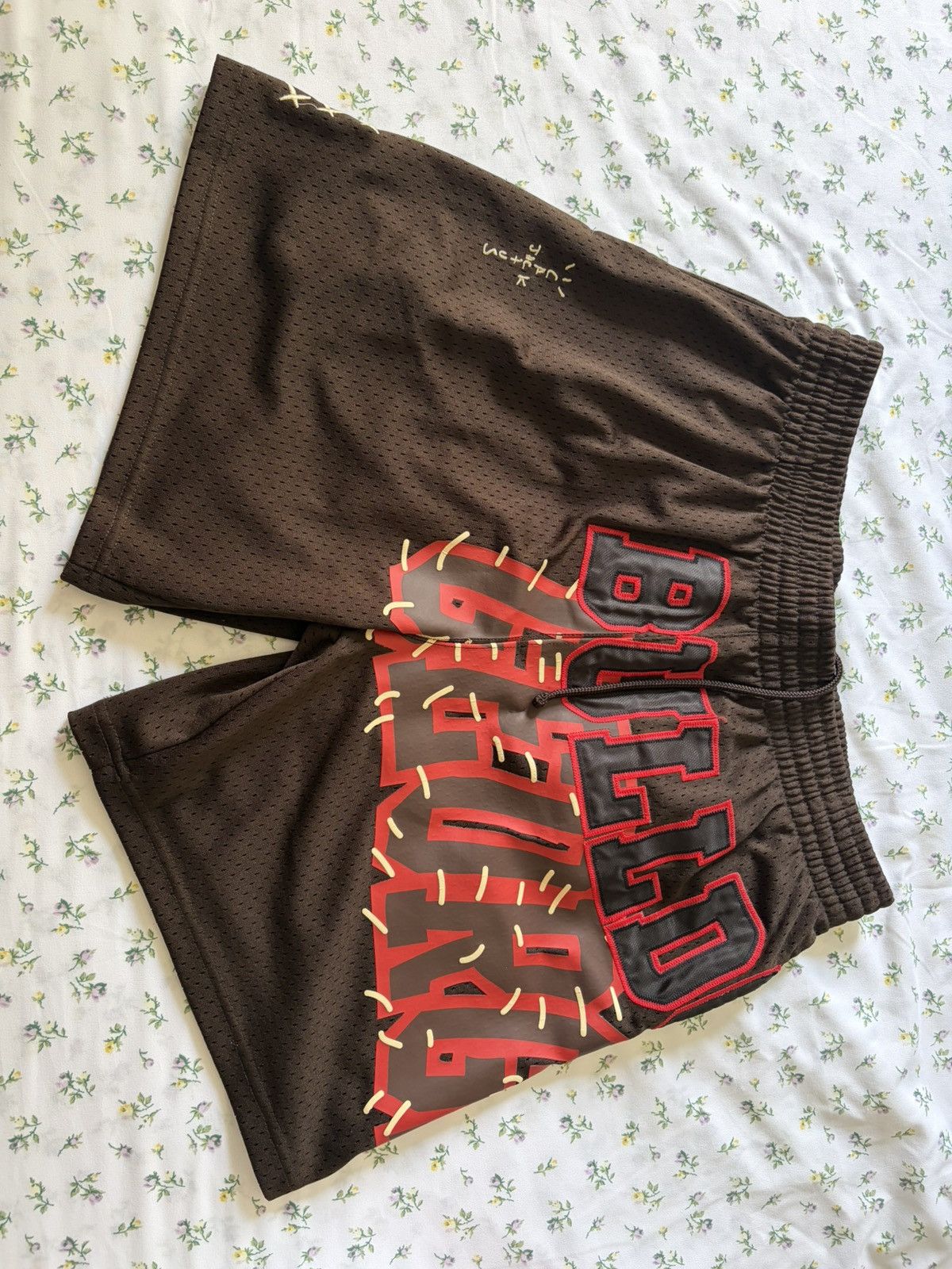 Mitchell & Ness × Travis Scott Mitchell & Ness x Travis Scott shorts Size US 36 / EU 52 - 1 Thumbnail