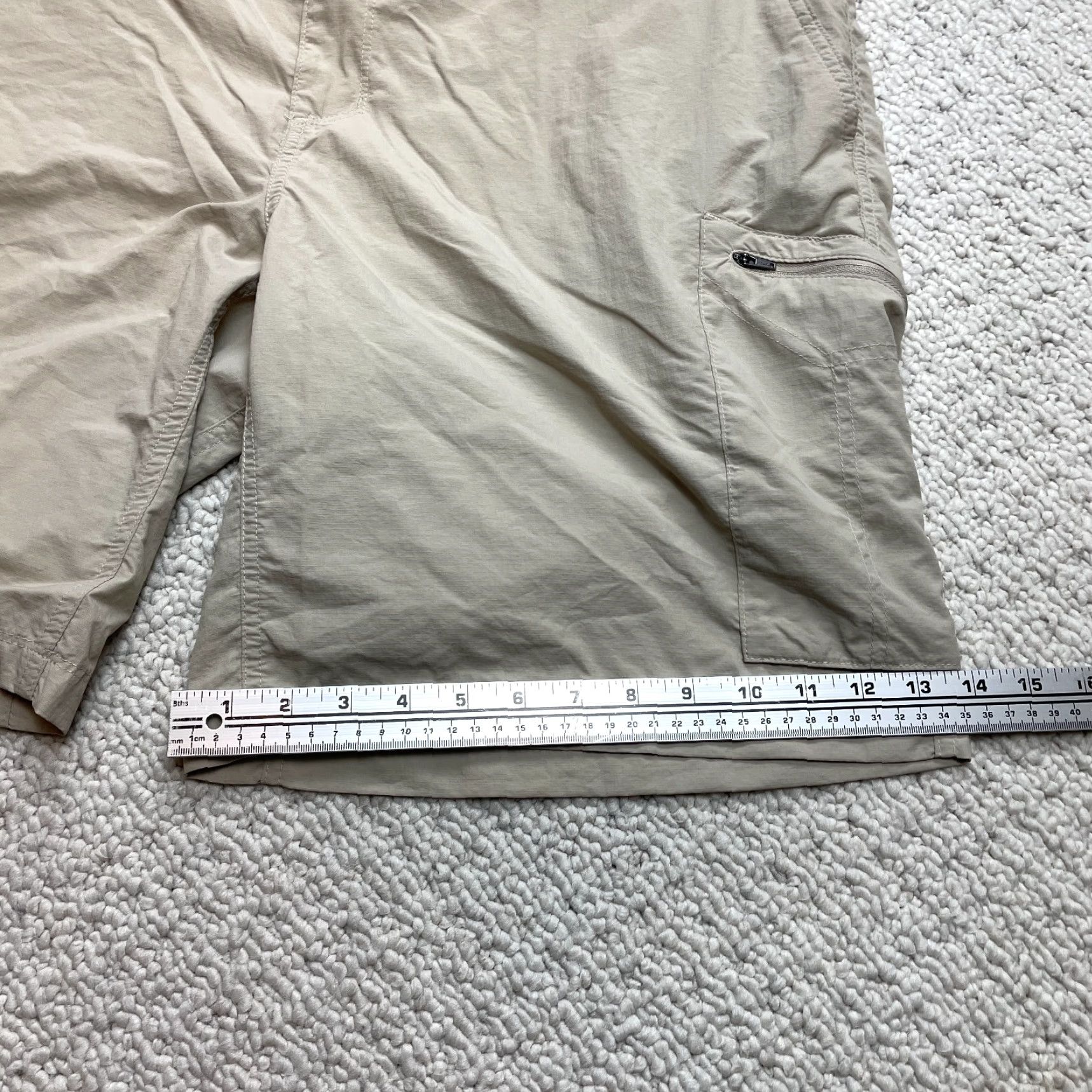Vintage Columbia Cargo Shorts Mens 42 Solid Green 10" Inseam Cargo Pocket Outdoor Athletic Casual Pants Size US 42 / EU 58 - 2 Thumbnail