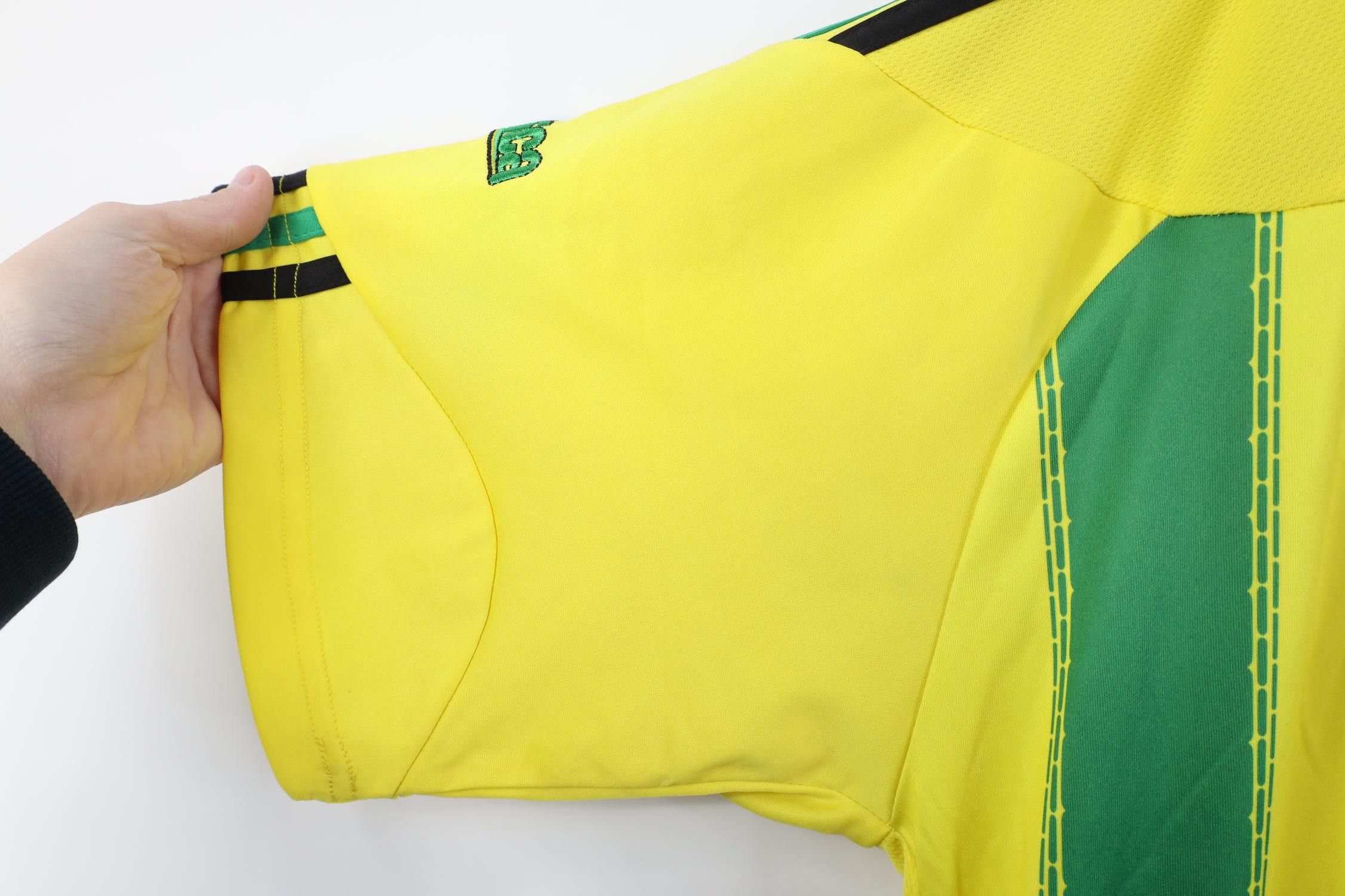 Vintage Vintage Y2K World Cup Jamaica Soccer Futbol Jersey Shirt Size US XL / EU 56 / 4 - 9 Thumbnail