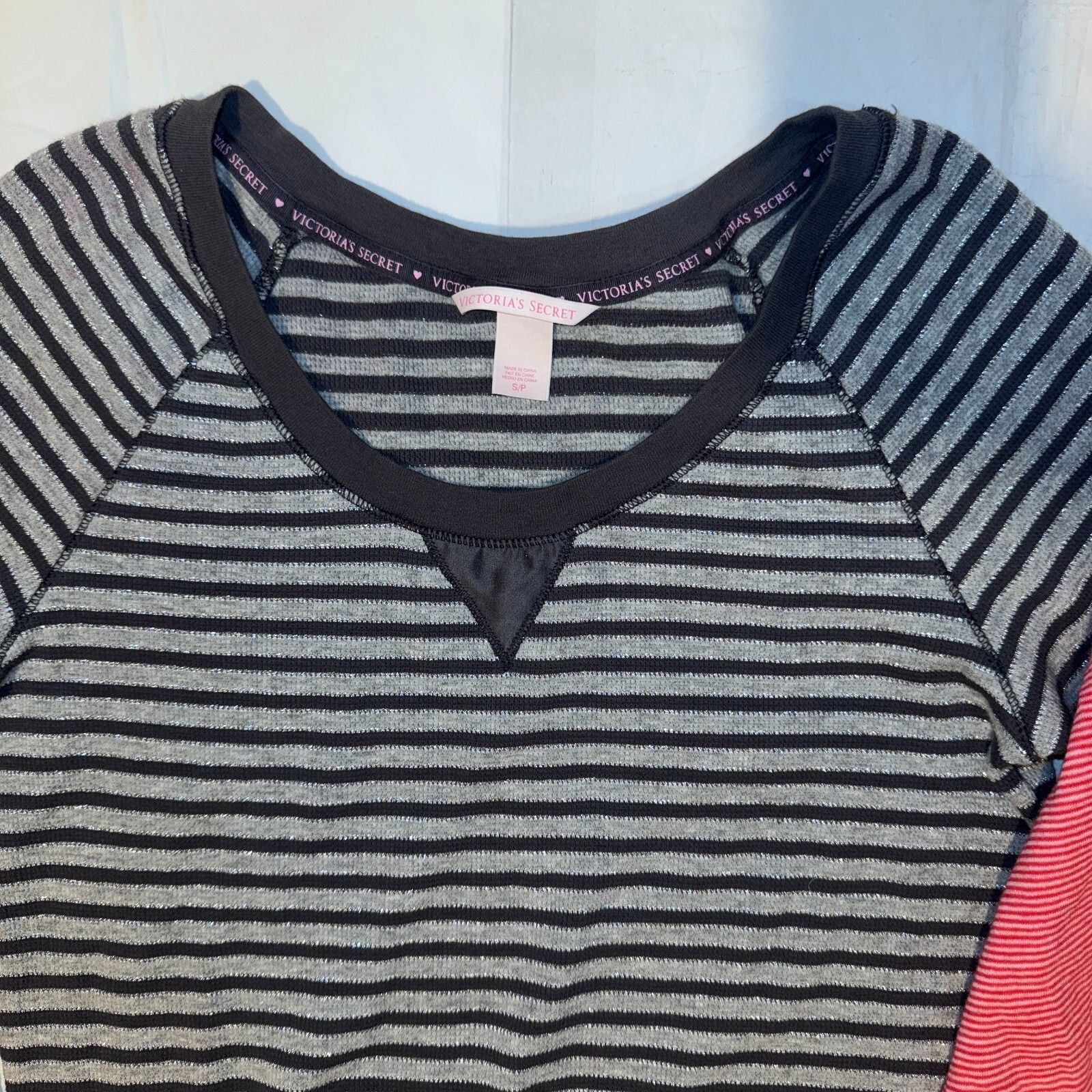 Victoria's Secret Lot of 2 Victoria's Secret Red & Gray Long Sleeve Loungewear Size S / US 4 / IT 40 - 2 Thumbnail