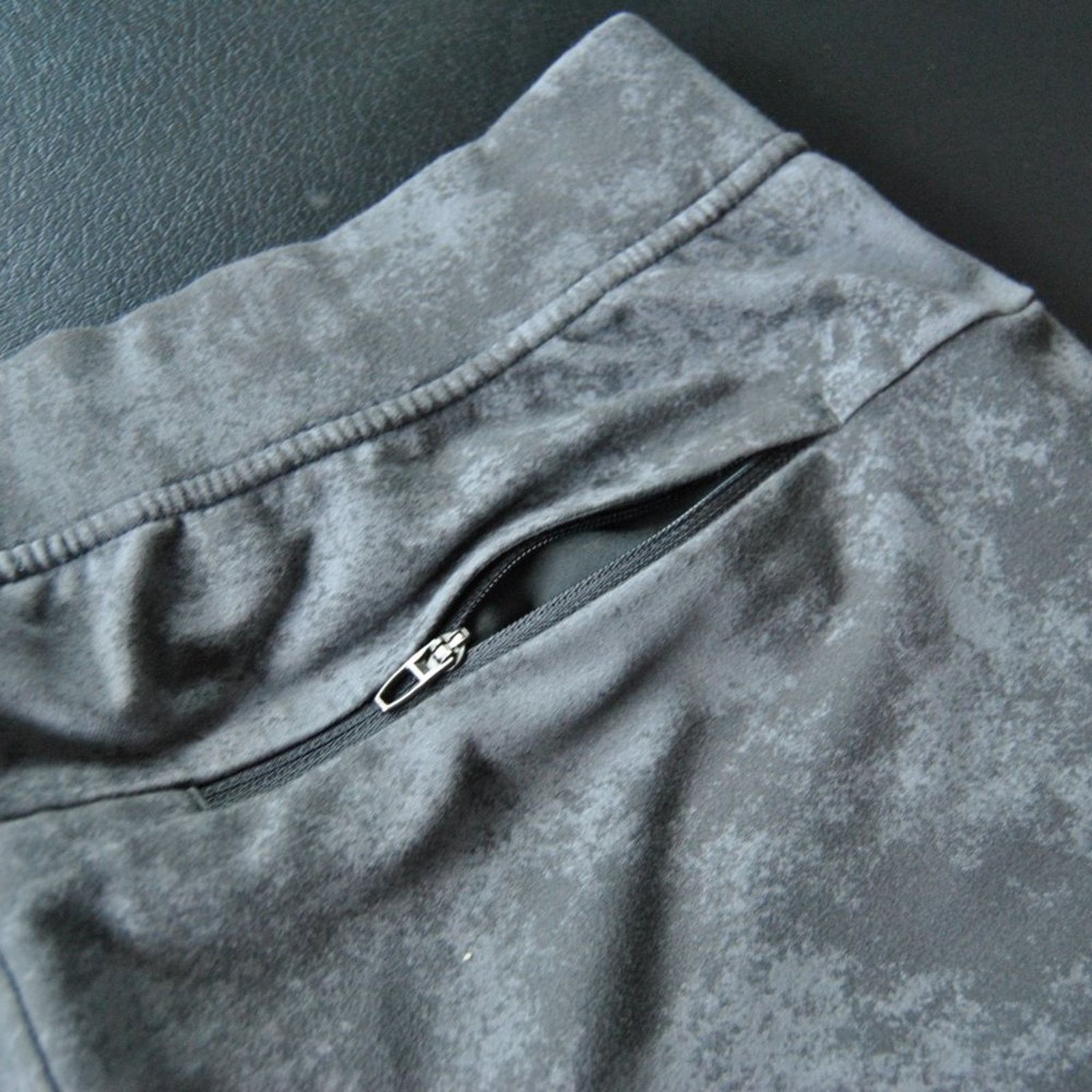 Lululemon Lululemon Large Gray Sweat Shorts Size US 32 / EU 48 - 8 Thumbnail