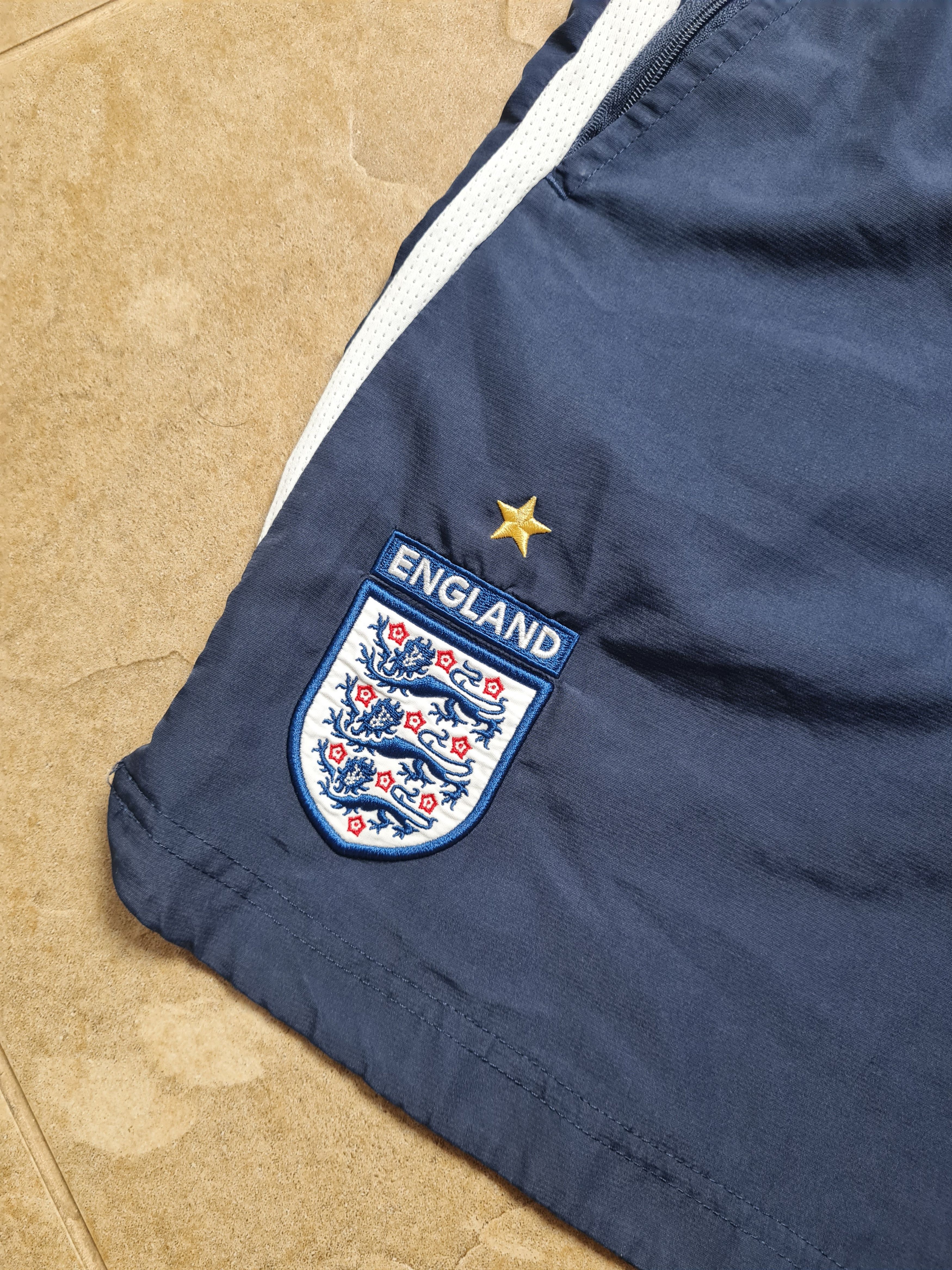 Umbro Vintage Soccer England Umbro Football shorts mens navy/blue Size US 33 - 14 Thumbnail