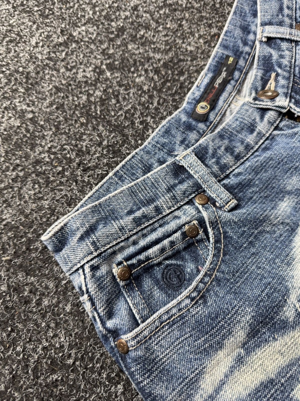 Japanese Brand Y2K Chilli Pepper Archive Flare Jeans Acid Wash Y2K Bootcut Size 30" / US 8 / IT 44 - 8 Thumbnail