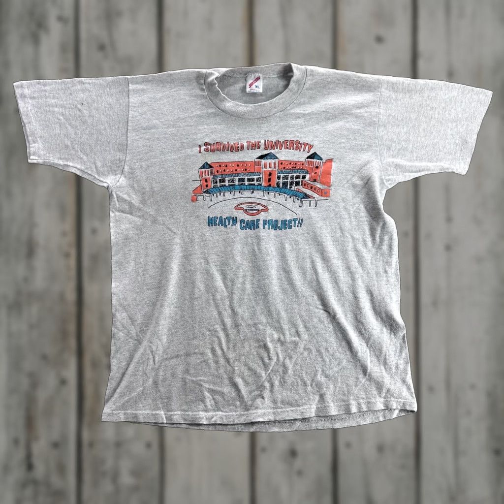 Jerzees VINTAGE Jerzees I Survived THE University Health Care Project Shirt Mens XL Gray 90s USA T-Shirt Graphic Print Crew Neck Short Sleeve Cotton Polyester Size US XL / EU 56 / 4 - 1 Thumbnail