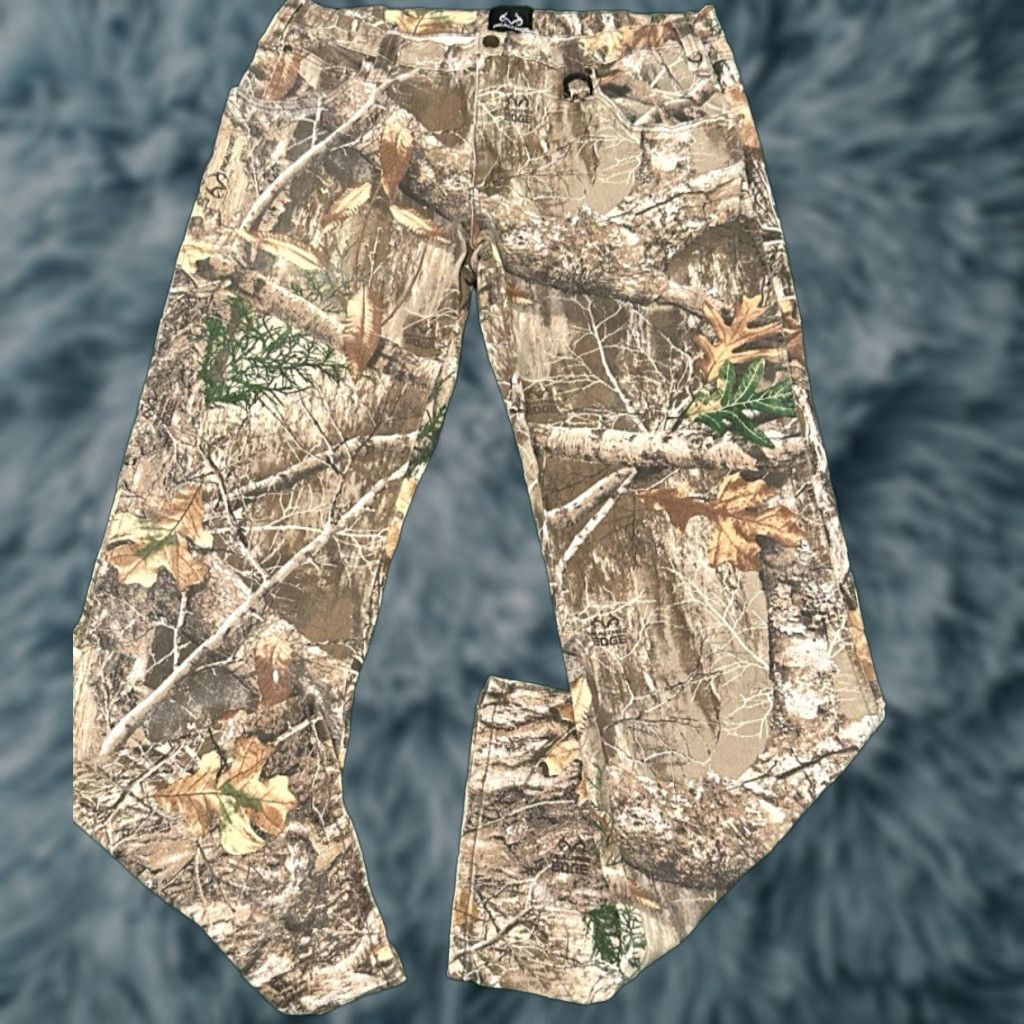 Realtree VINTAGE Realtree Real Tree Camo Hunter Baggy Jeans VTG Mens Size 36 34 Inseam Grunge Skater Hip Hop Y2K Wide-Leg Camouflage Jeans Mens Size US 36 / EU 52 - 1 Thumbnail