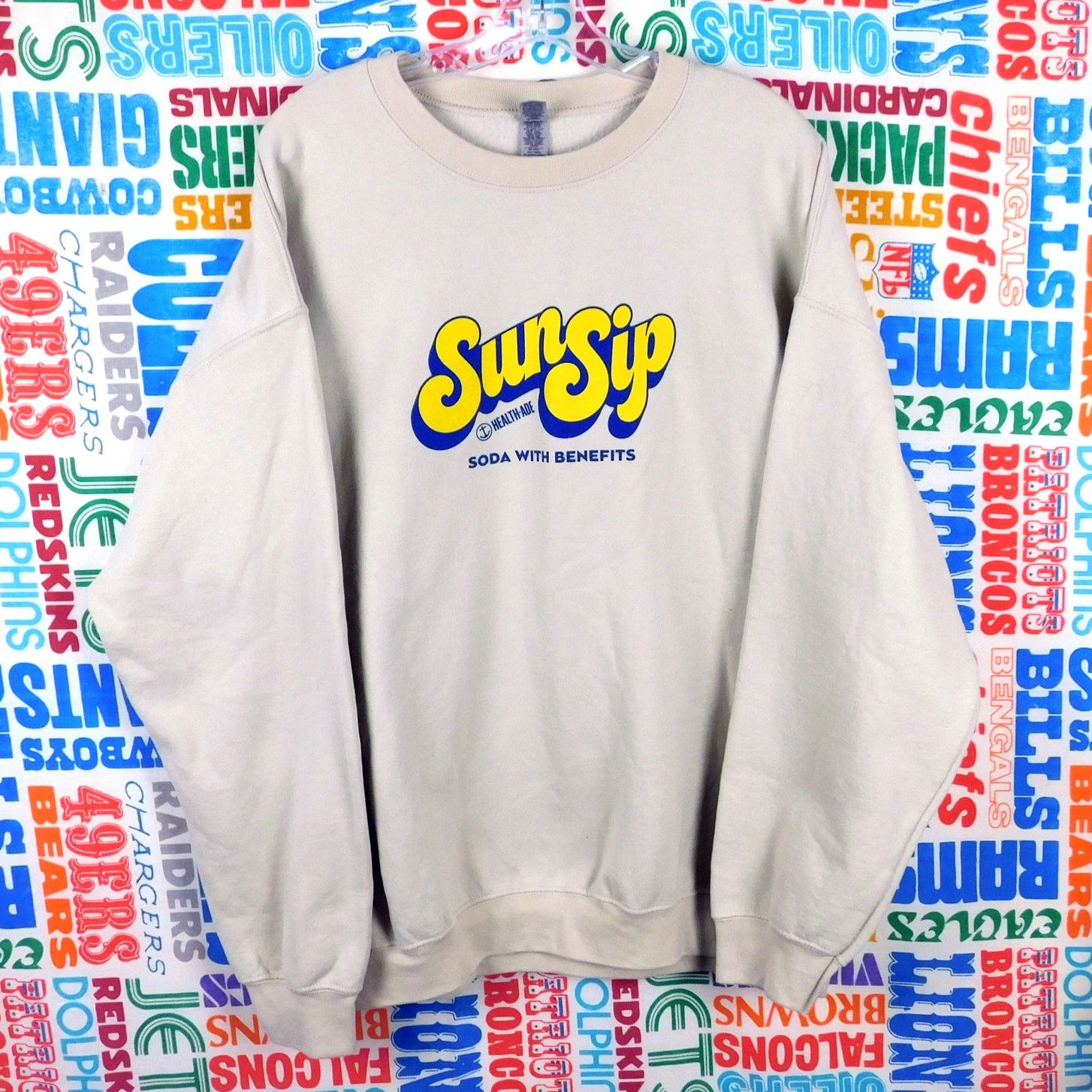 Gildan Sun Sip Soda Logo Sweatshirt Size XL Pullover Tan Size US XL / EU 56 / 4 - 1 Thumbnail