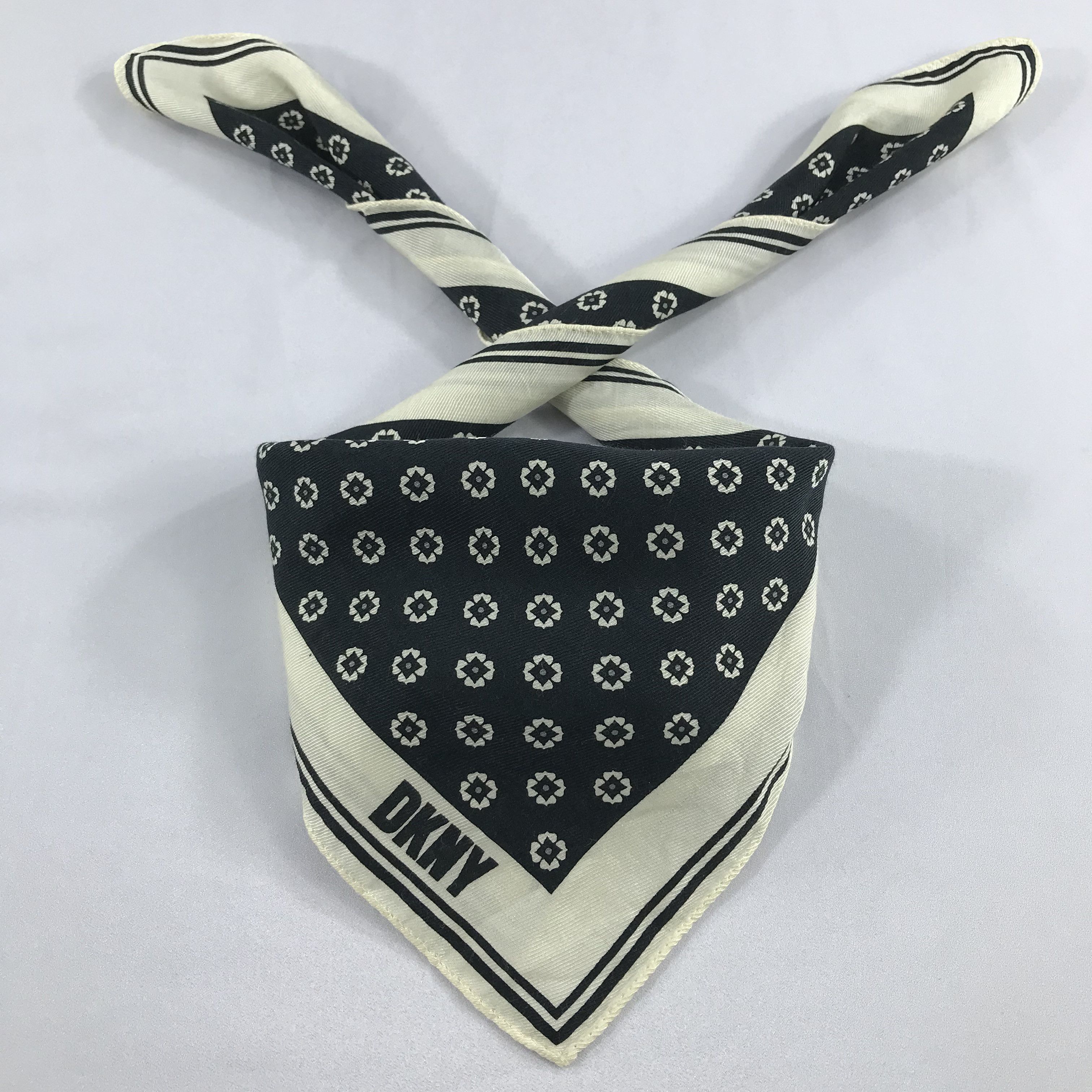 DKNY × Vintage DKNY Bandana / Handkerchief / Neckerchief - S1938 Size ONE SIZE - 3 Thumbnail