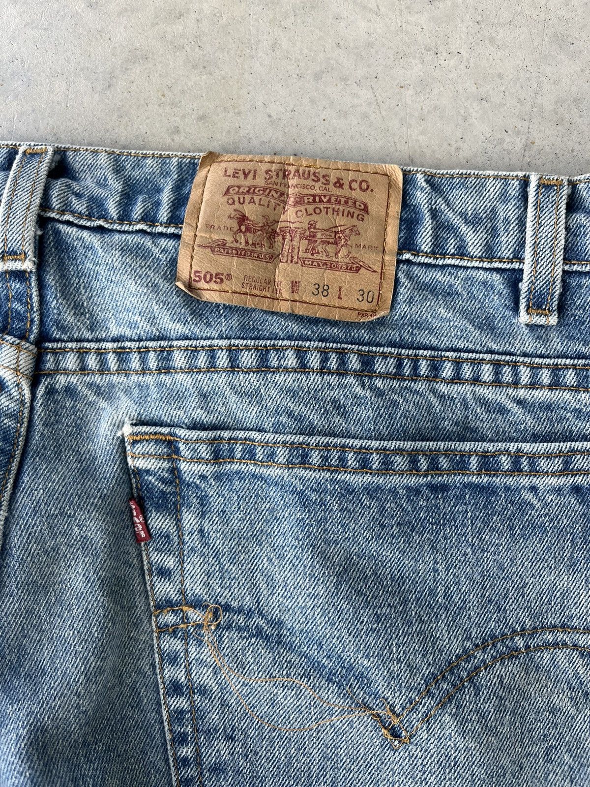 Levi's Vintage 90s Levi’s 505 Faded Denim Jeans Size US 37 - 5 Thumbnail